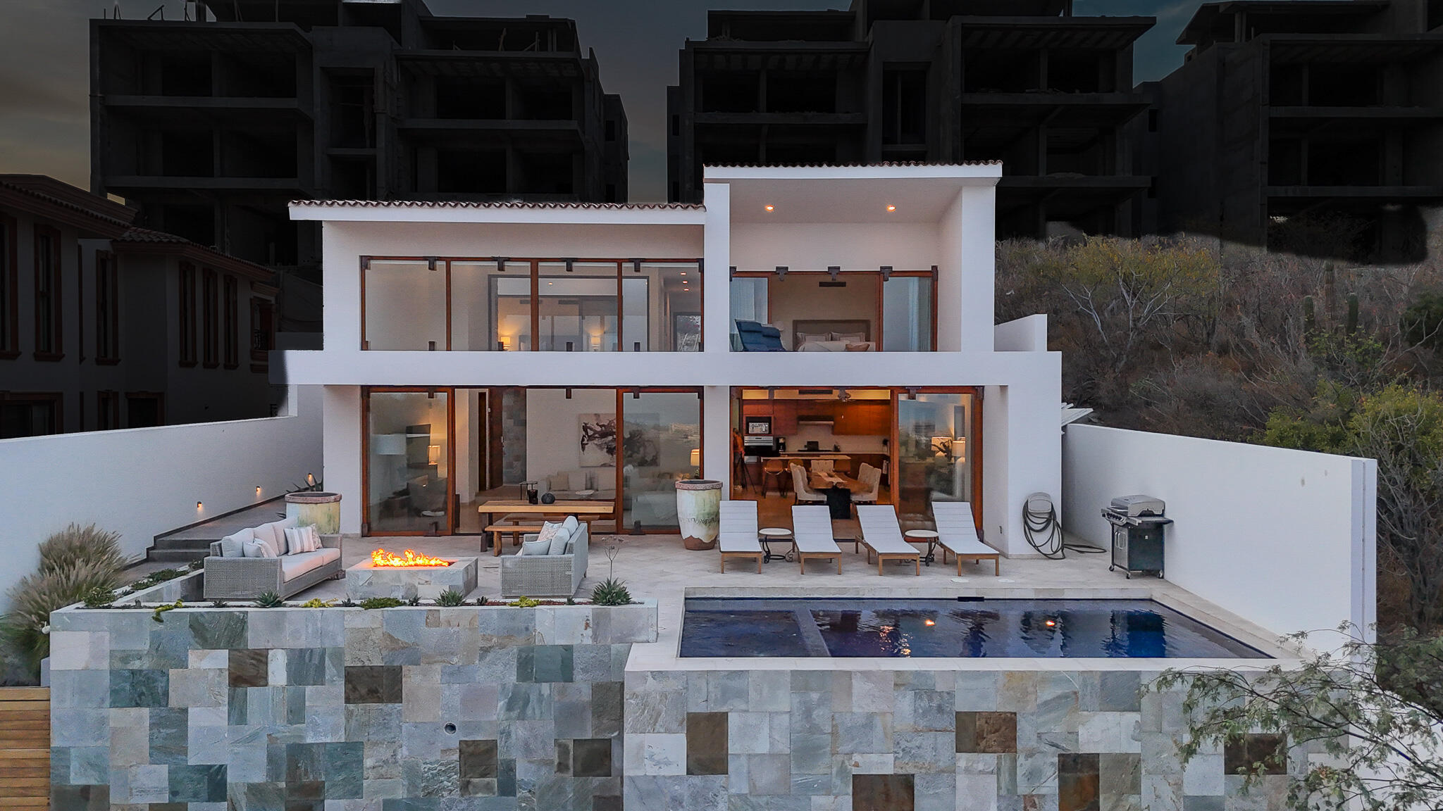 60 La Canada - Club Campestre, Casa Blanca