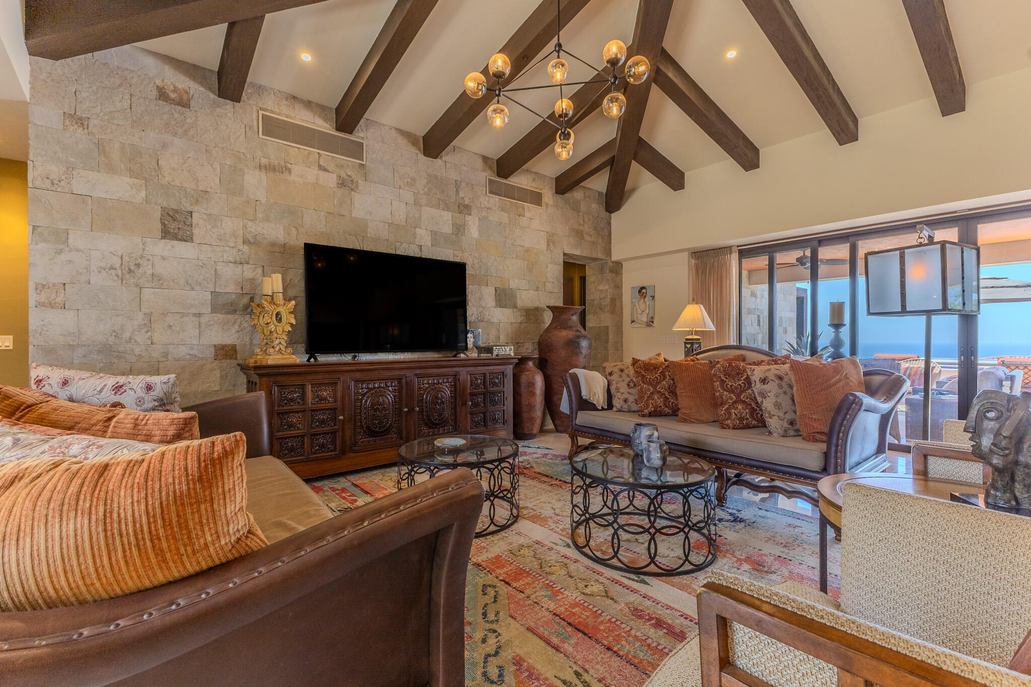 Coronado 4.6, Pacific