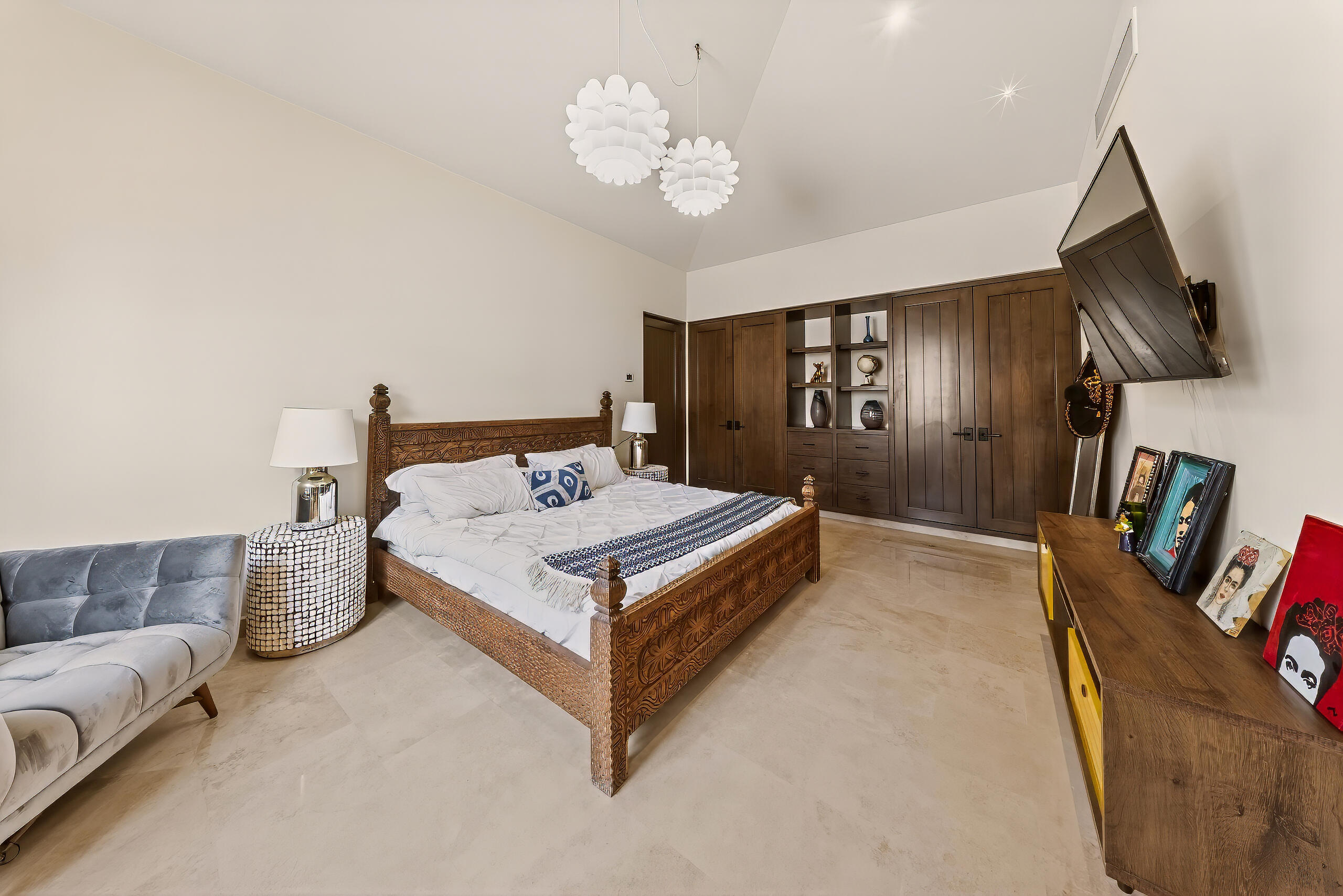 Coronado 4.6, Pacific