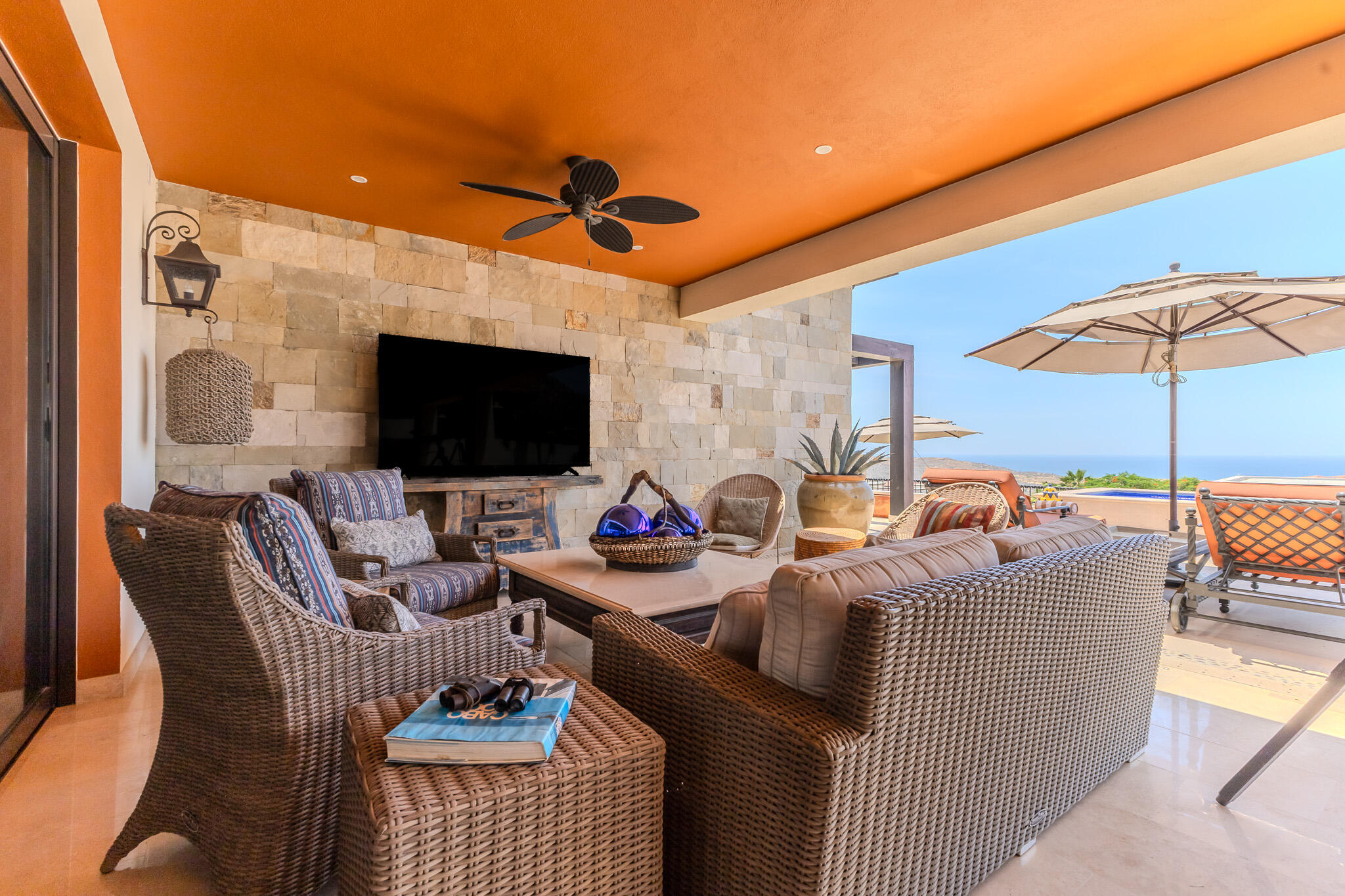 Coronado 4.6, Pacific