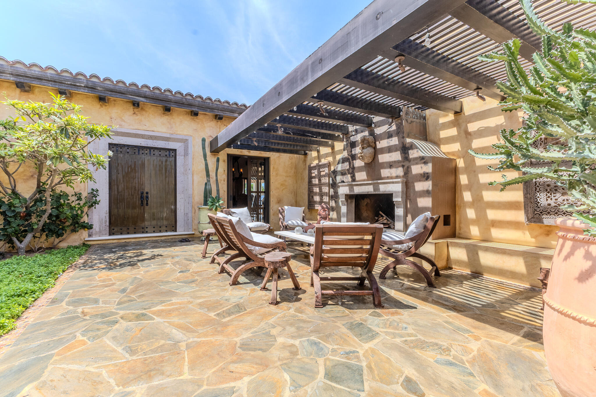 Coronado 4.6, Pacific