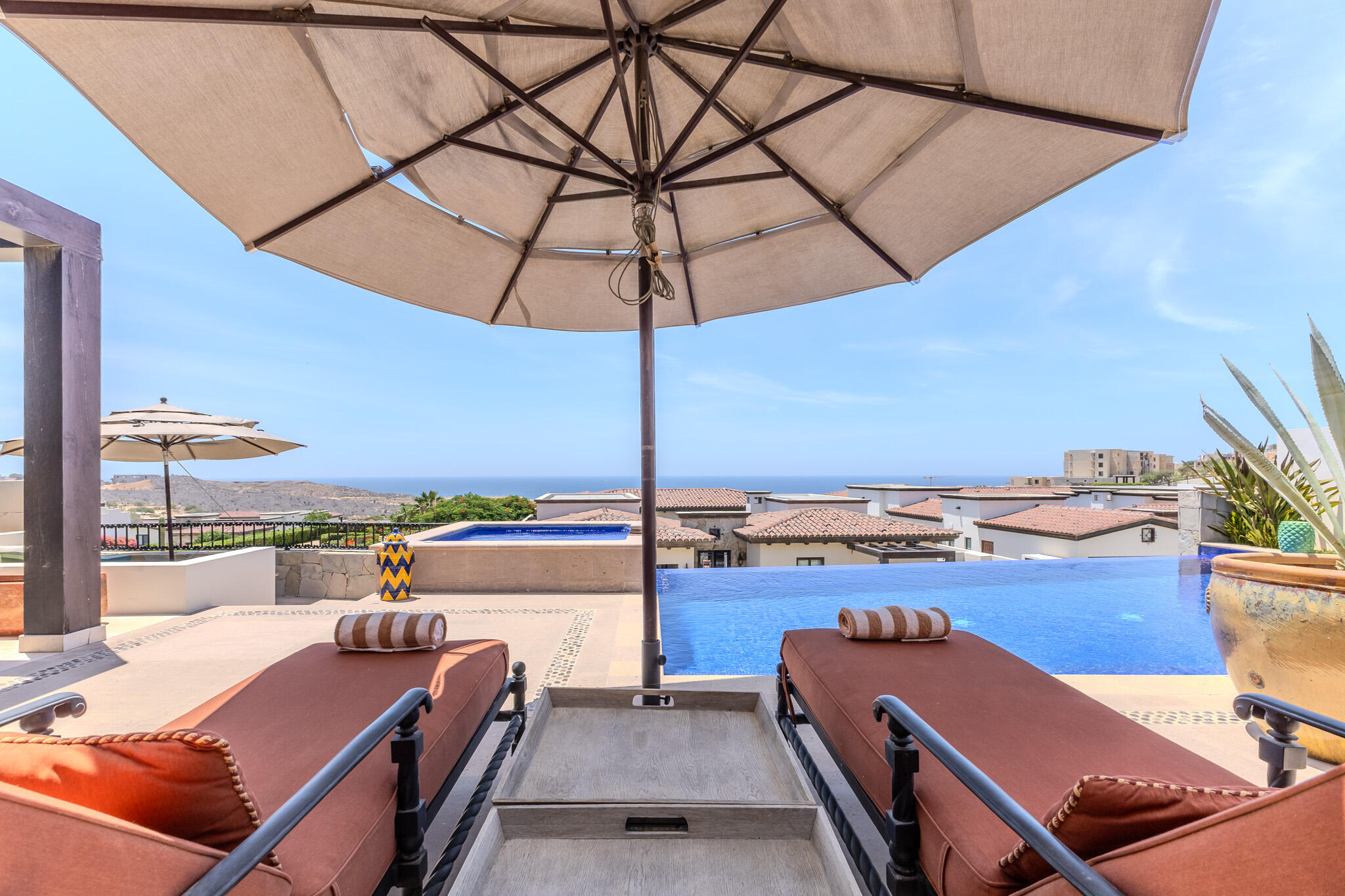 Coronado 4.6, Pacific