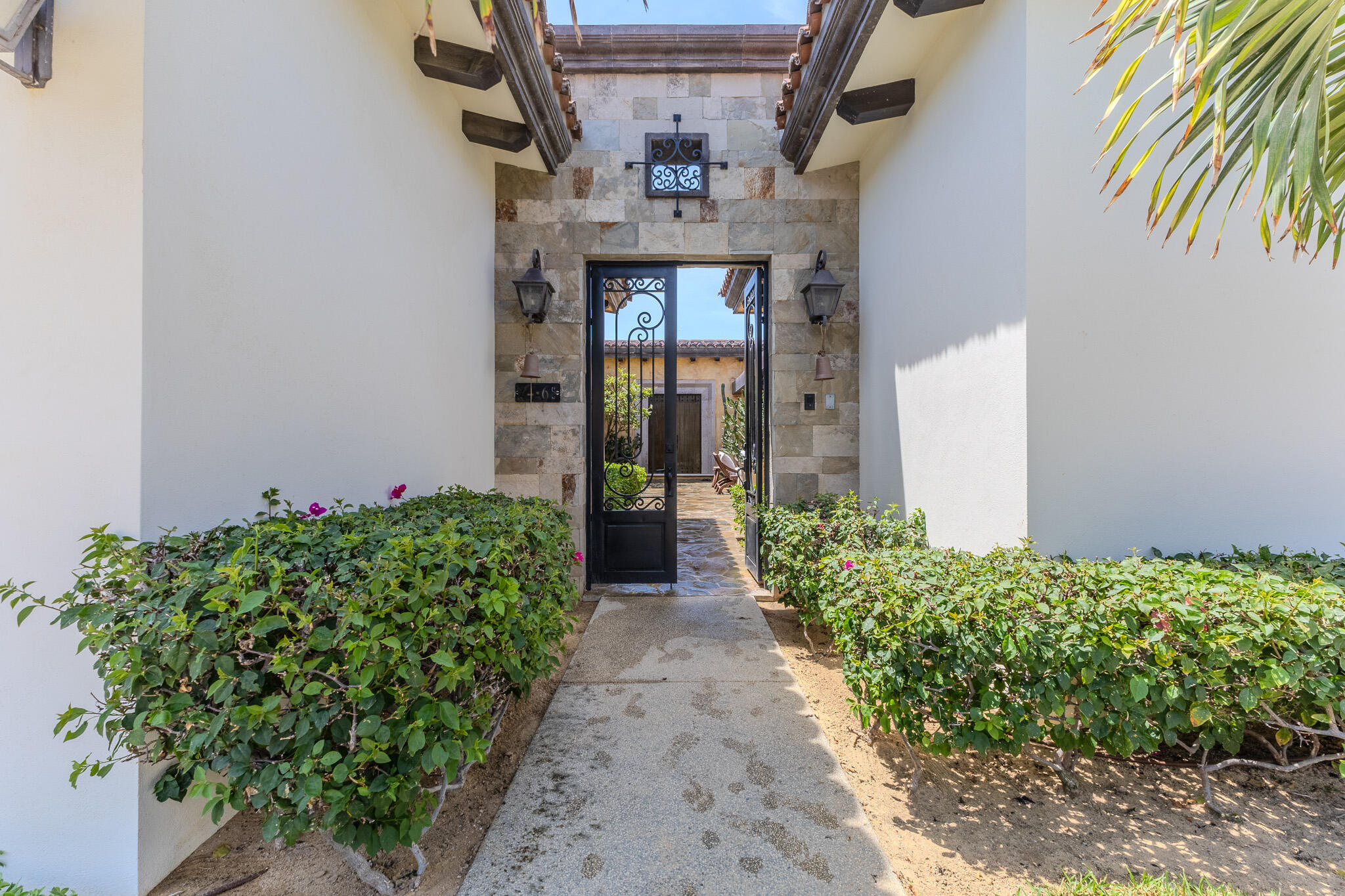 Coronado 4.6, Pacific