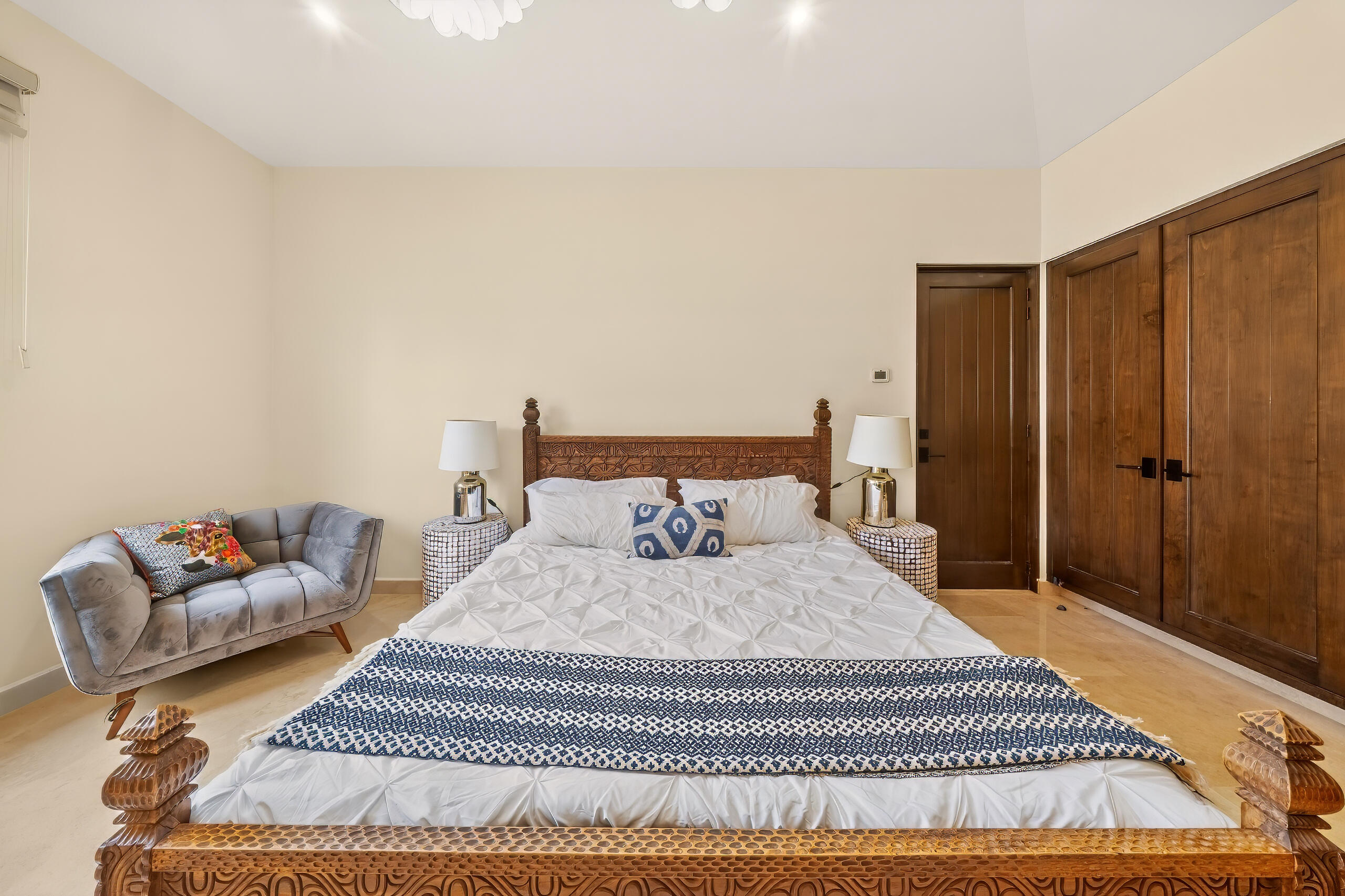 Coronado 4.6, Pacific