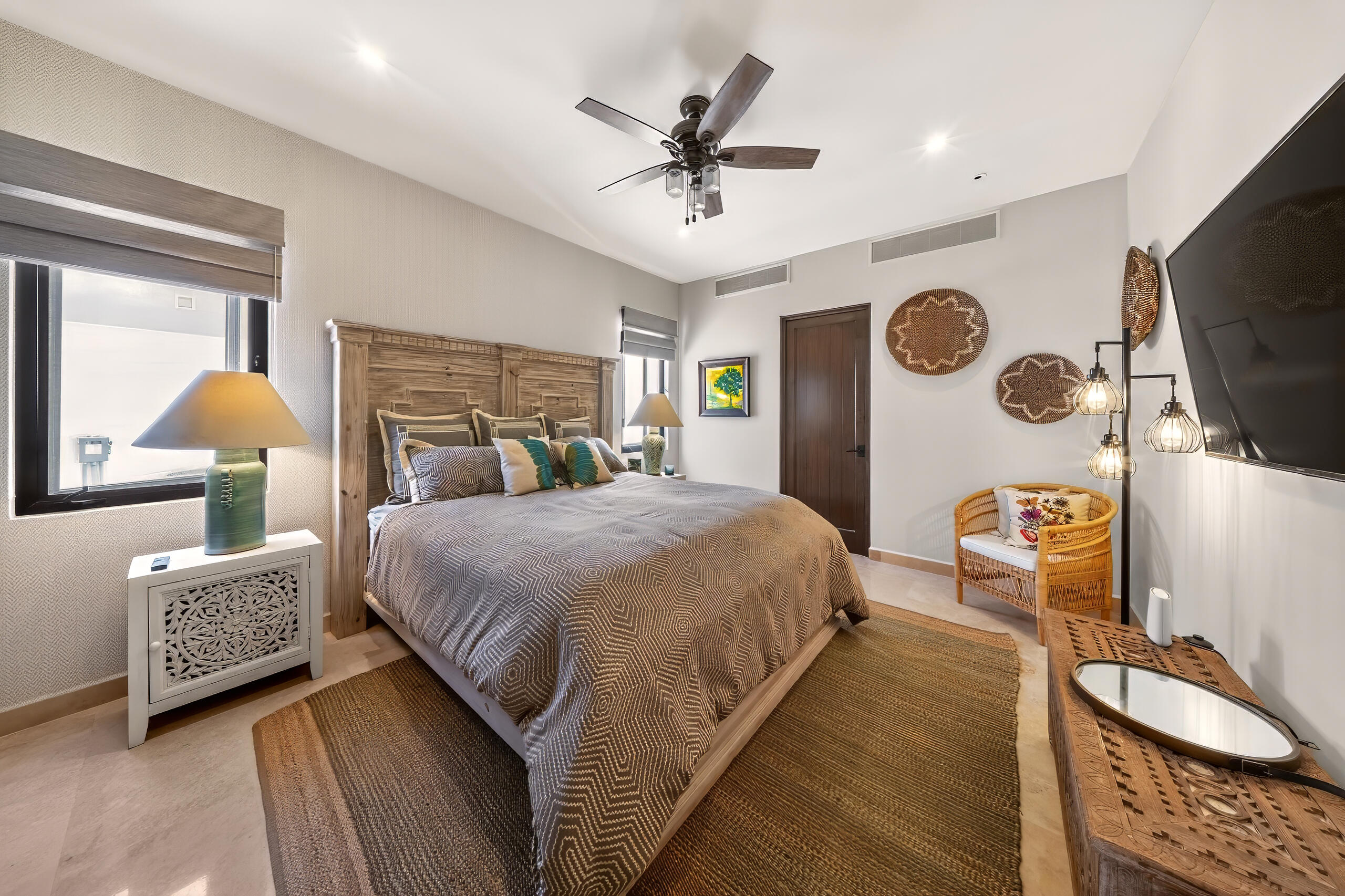 Coronado 4.6, Pacific