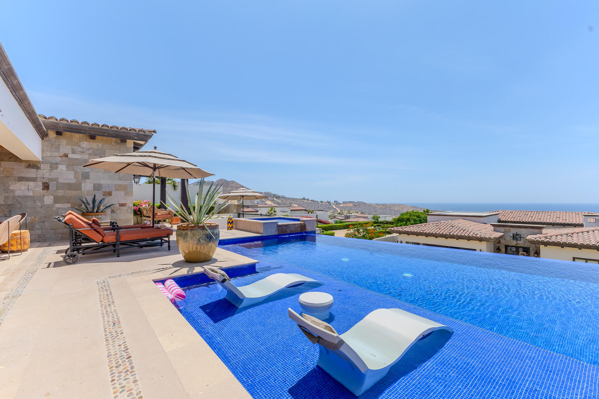 Coronado 4.6, Pacific