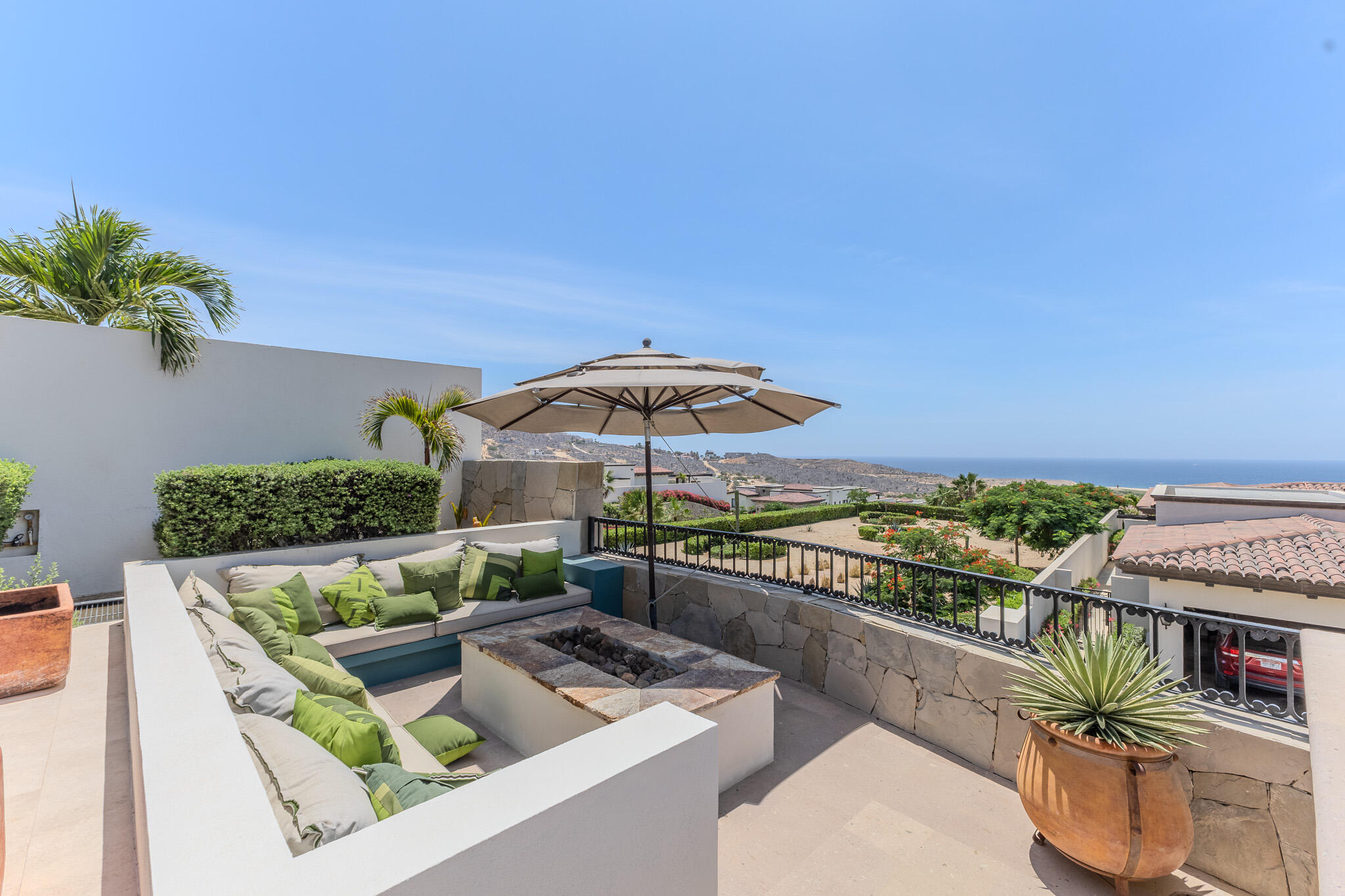 Coronado 4.6, Pacific