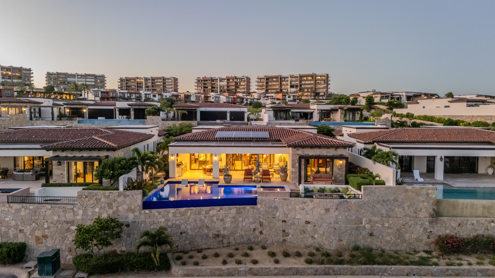 Coronado 4.6, Pacific