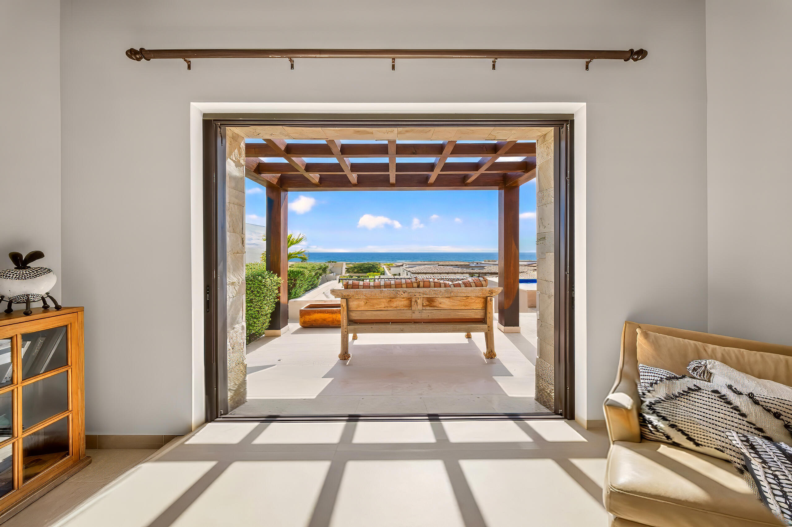 Coronado 4.6, Pacific