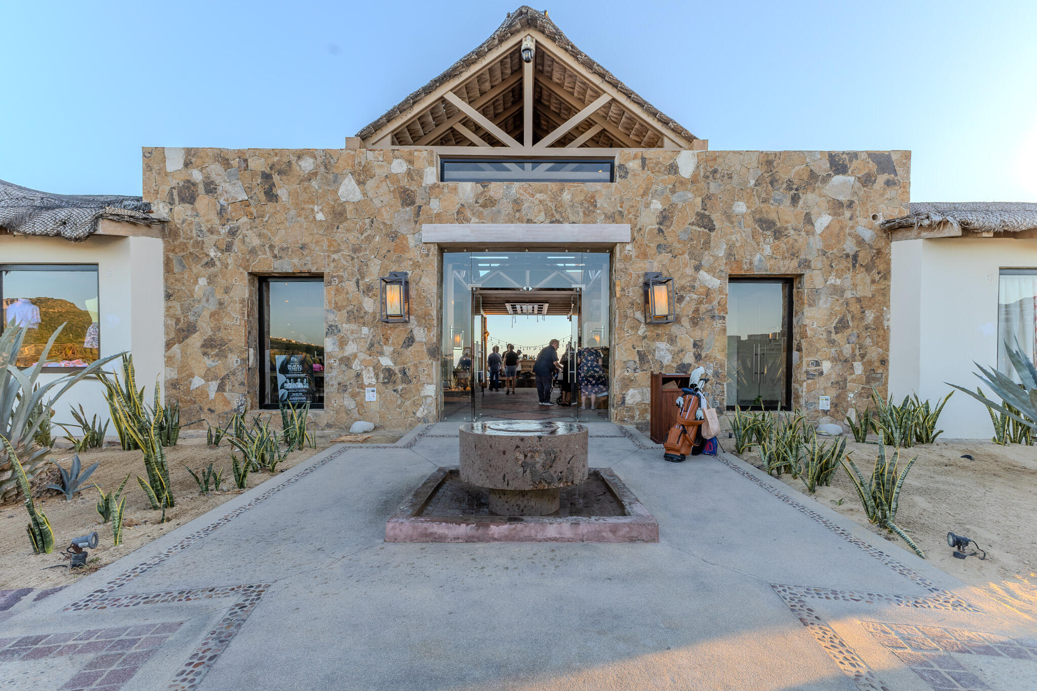 Coronado 4.6, Pacific