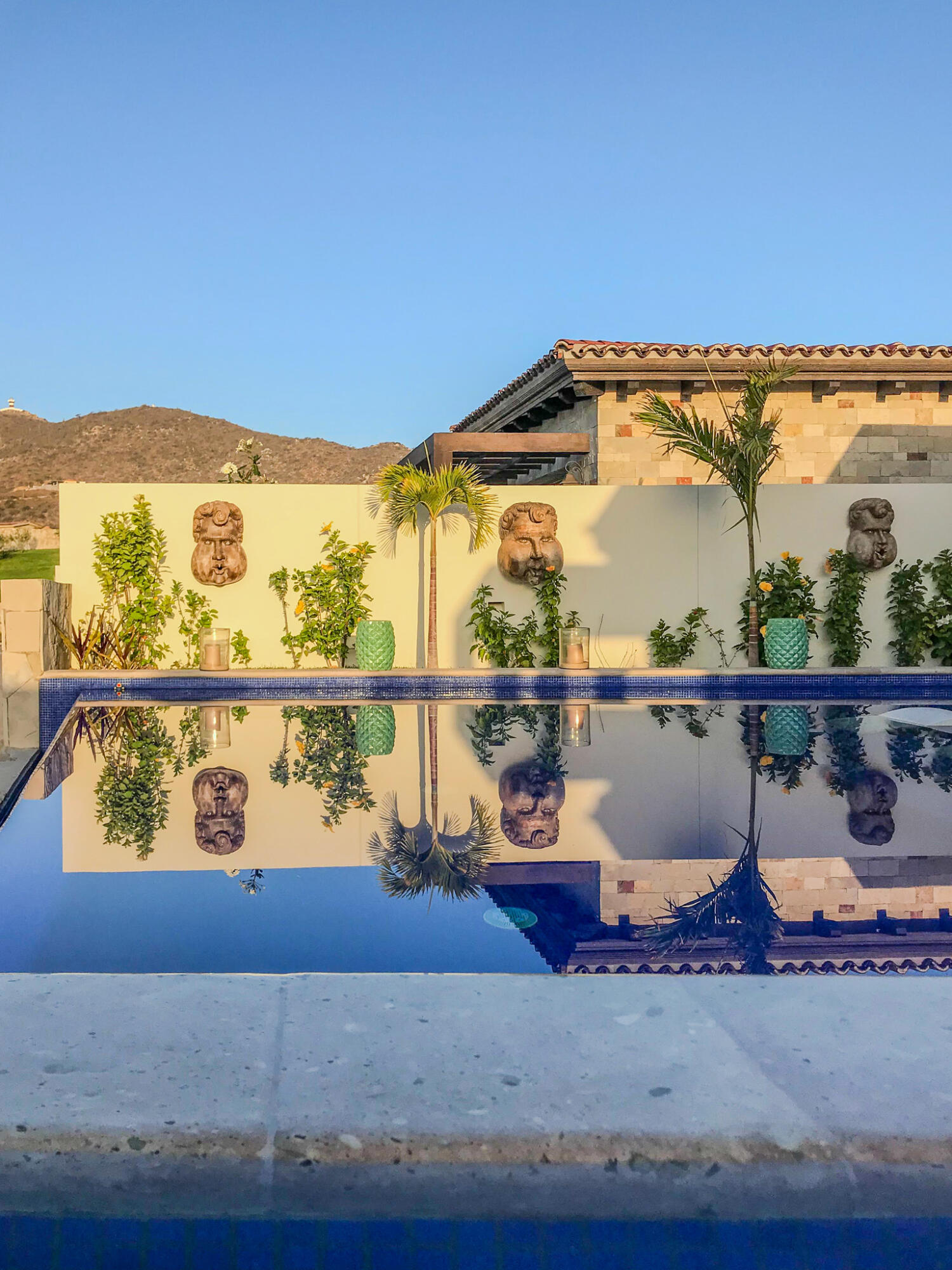 Coronado 4.6, Pacific