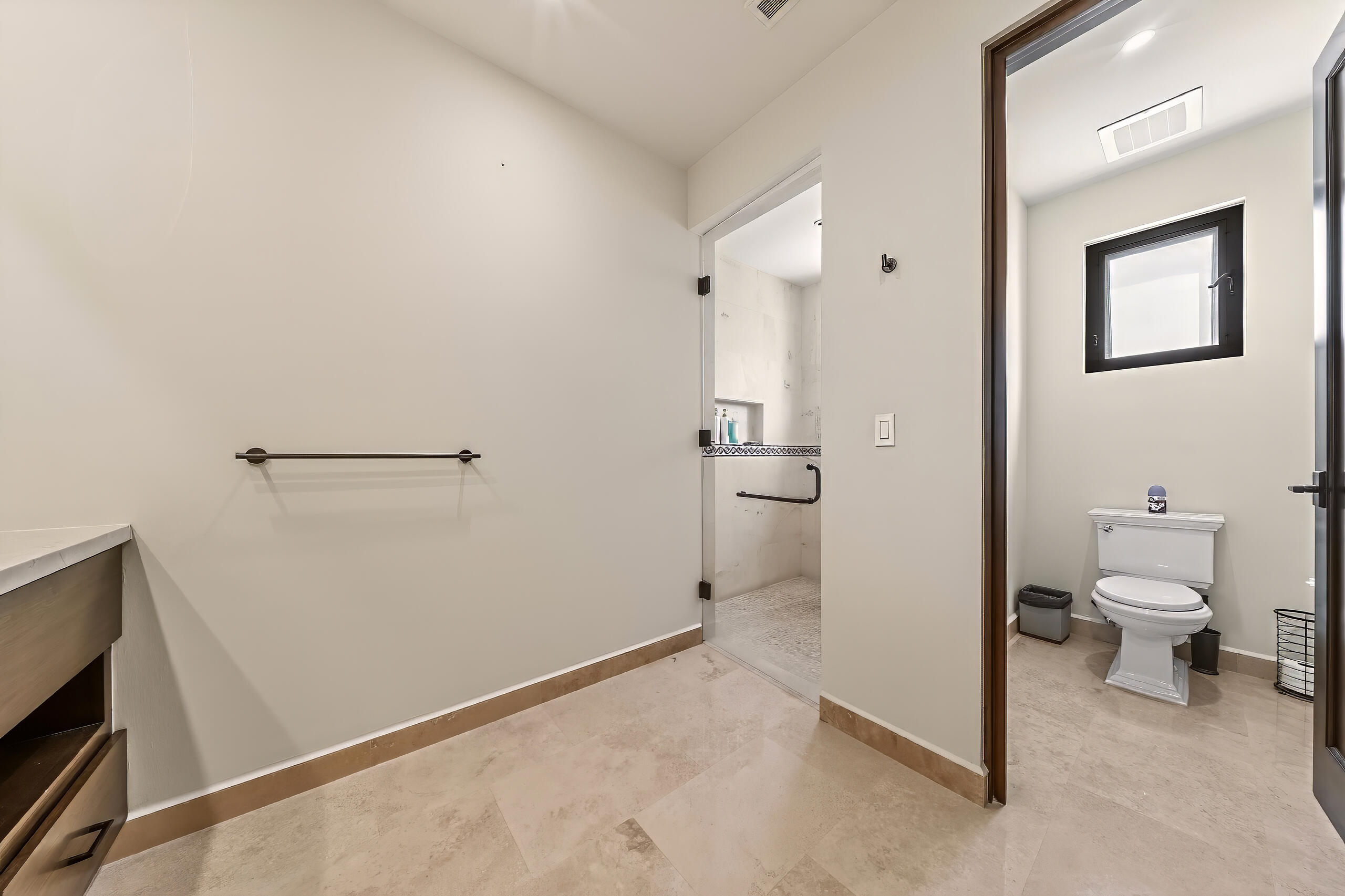 Coronado 4.6, Pacific