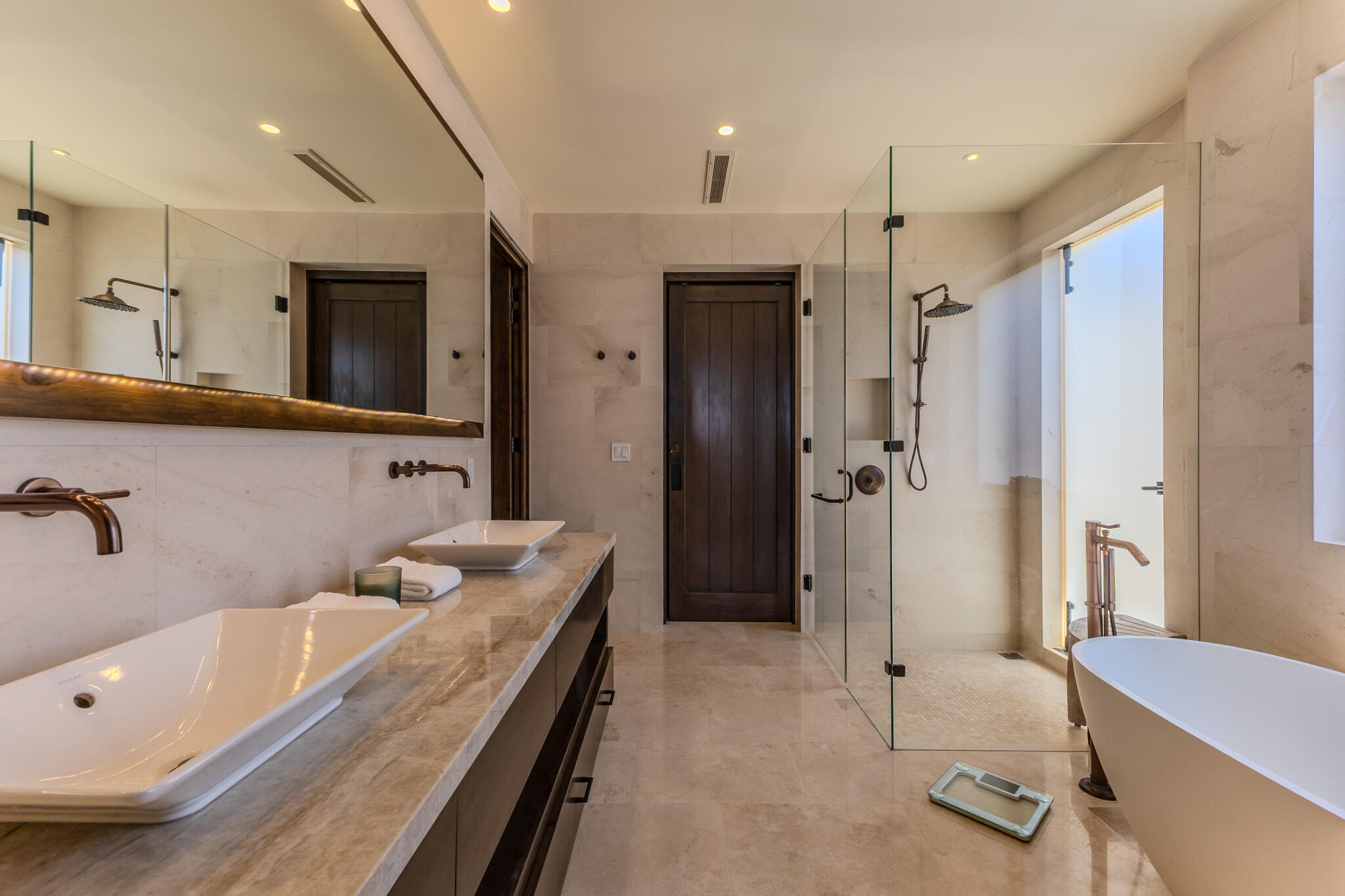 Coronado 4.6, Pacific