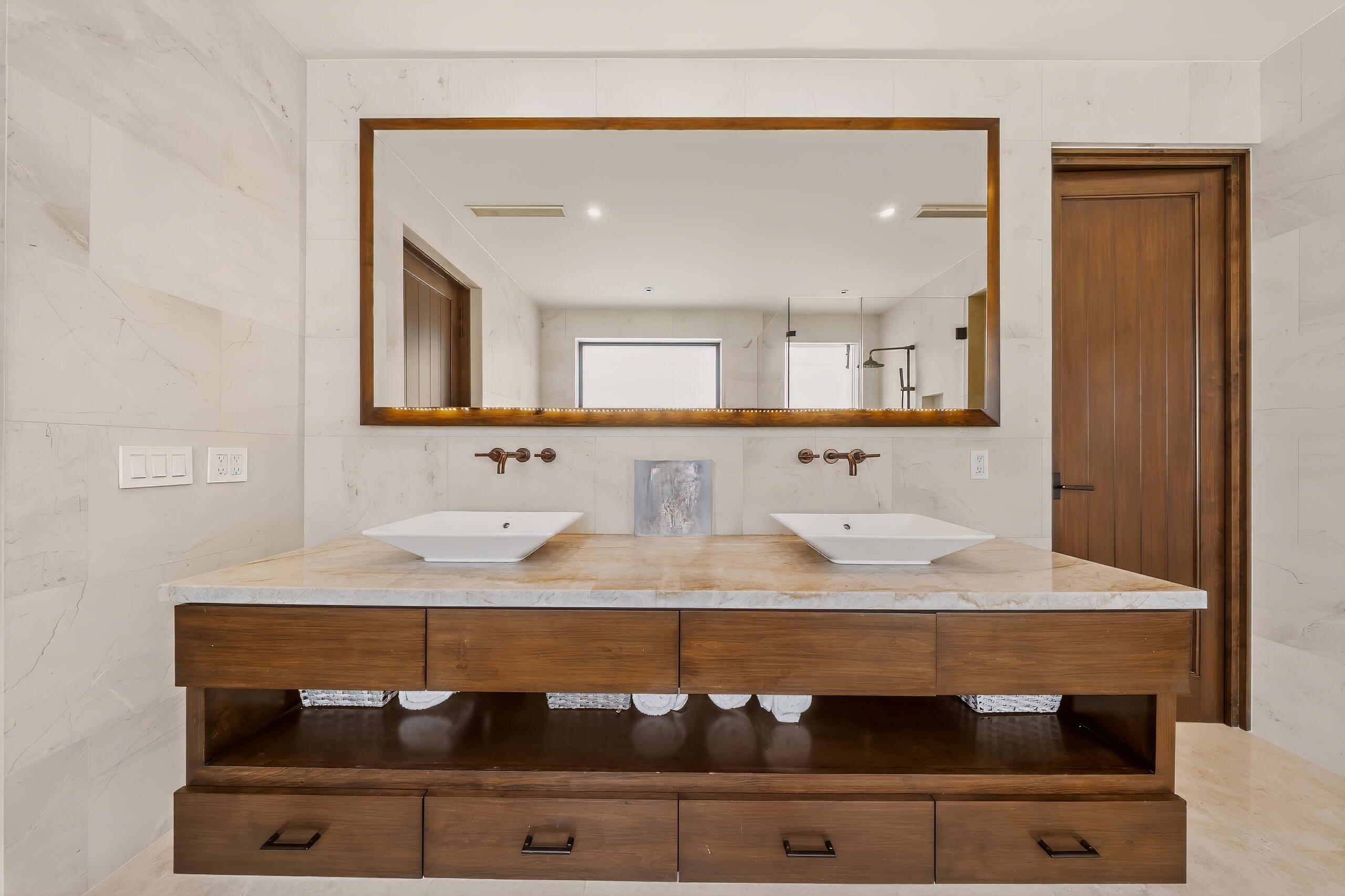 Coronado 4.6, Pacific