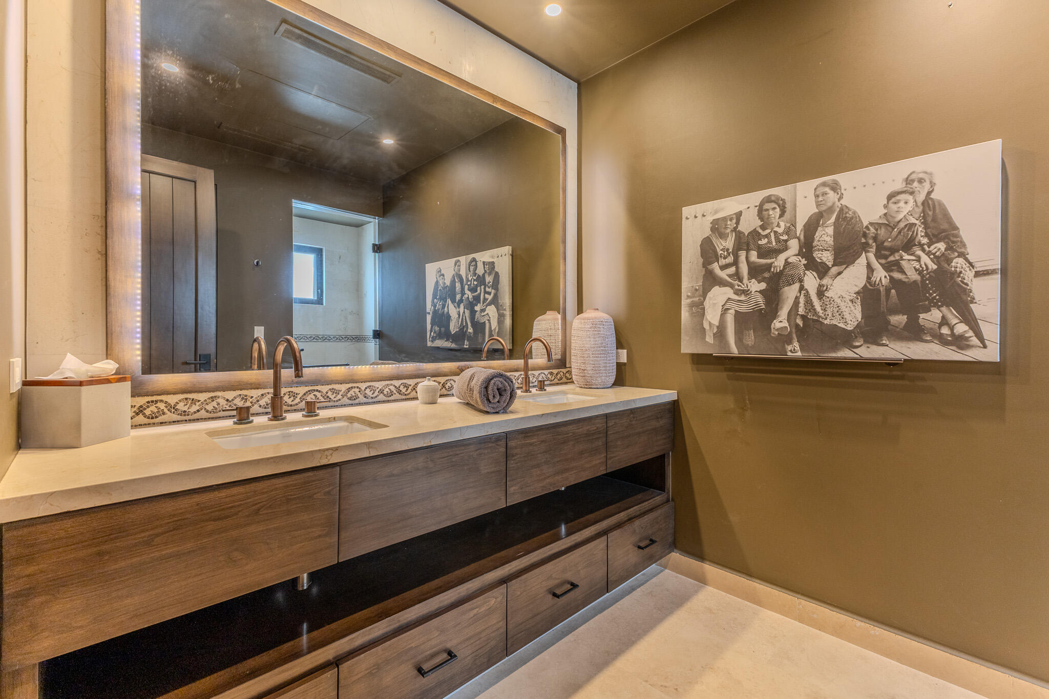 Coronado 4.6, Pacific