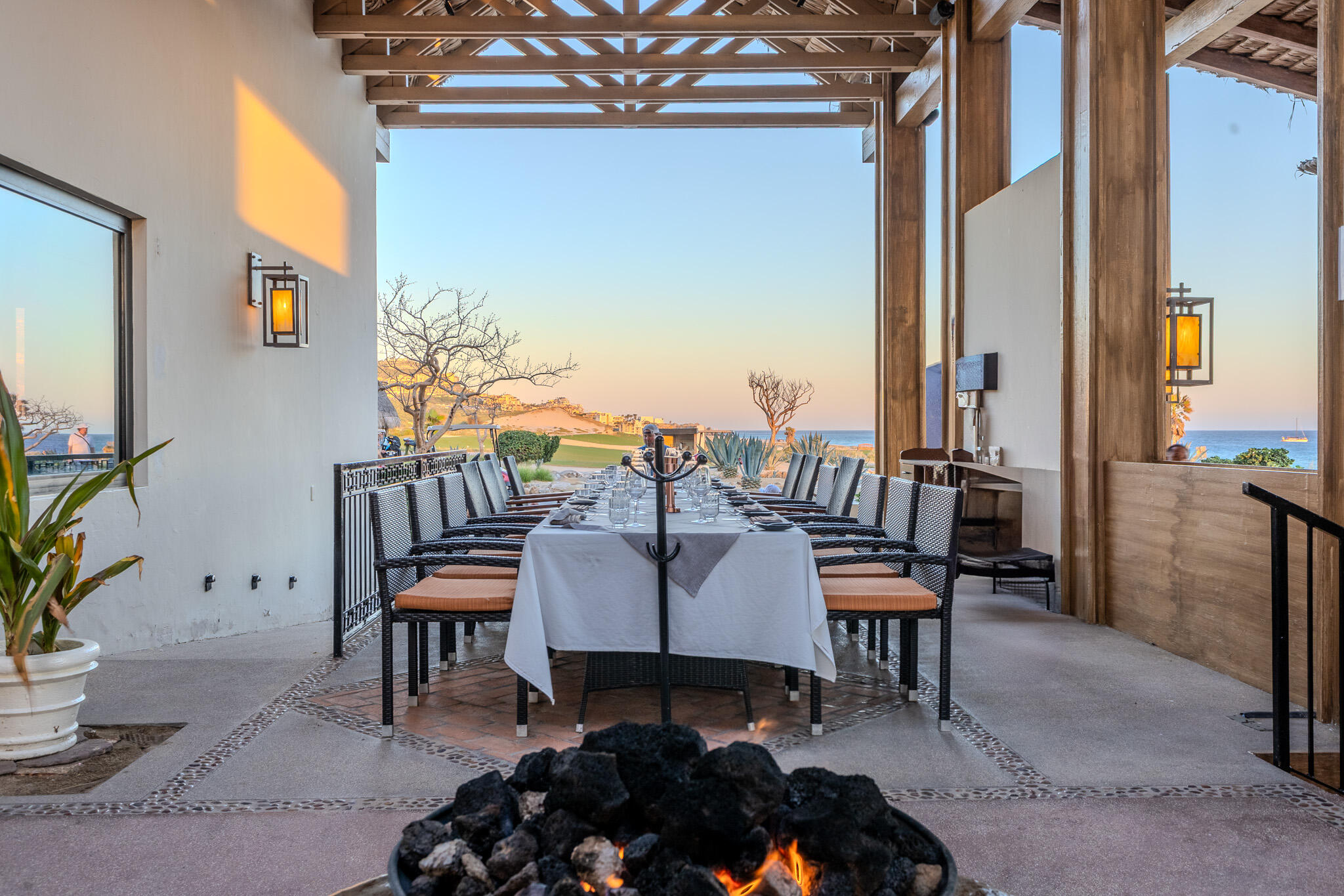 Coronado 4.6, Pacific