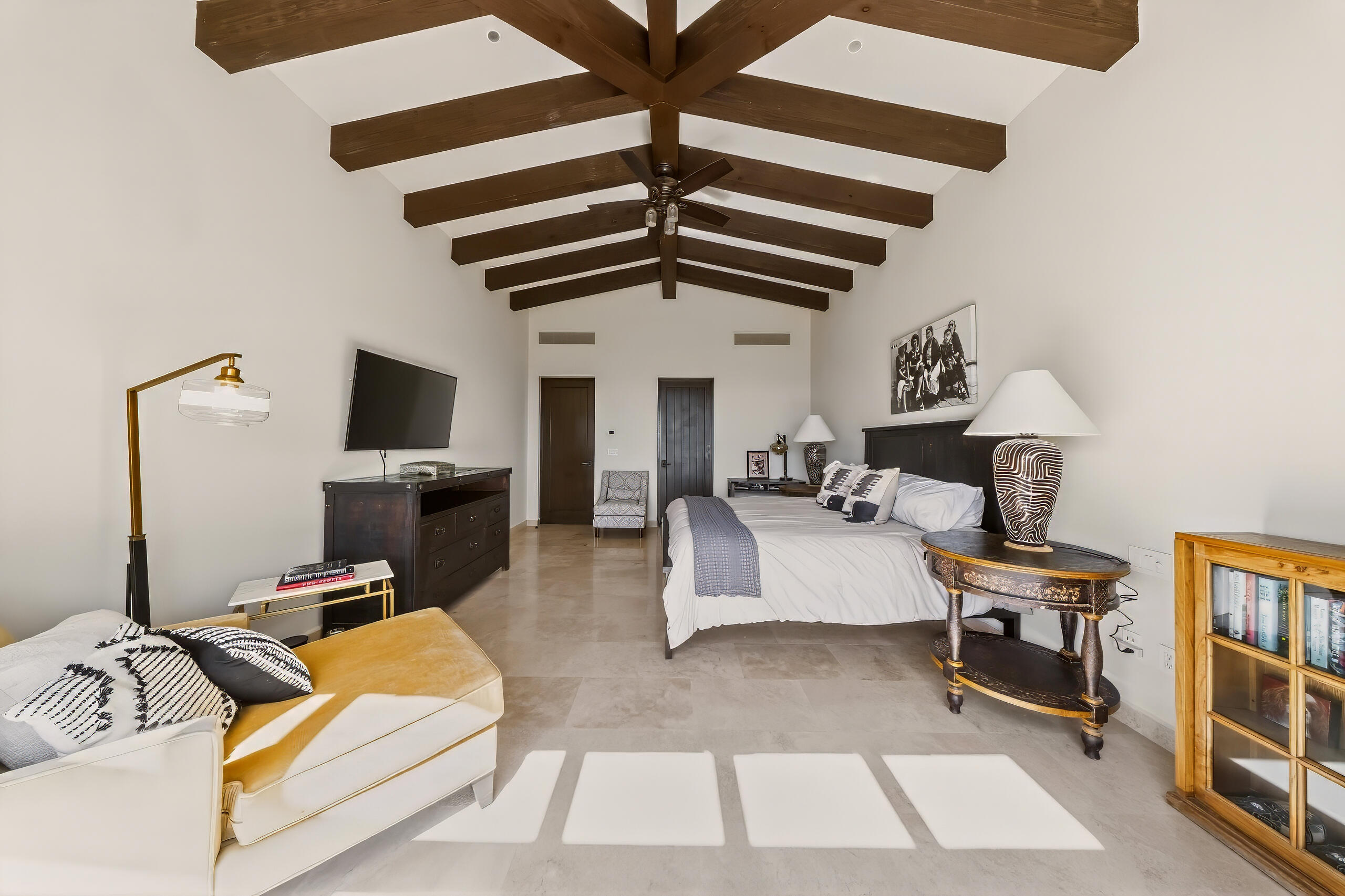 Coronado 4.6, Pacific