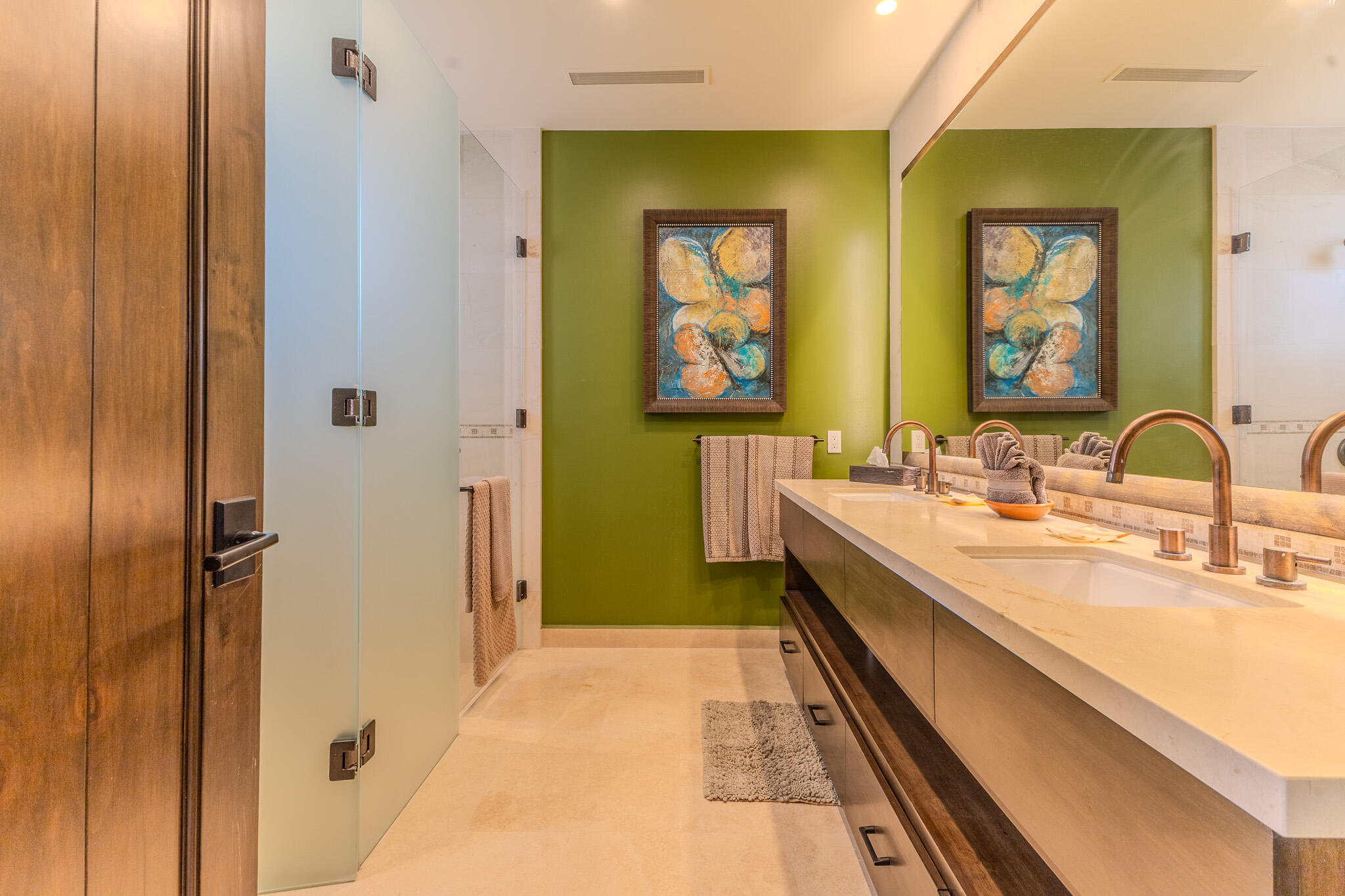 Coronado 4.6, Pacific