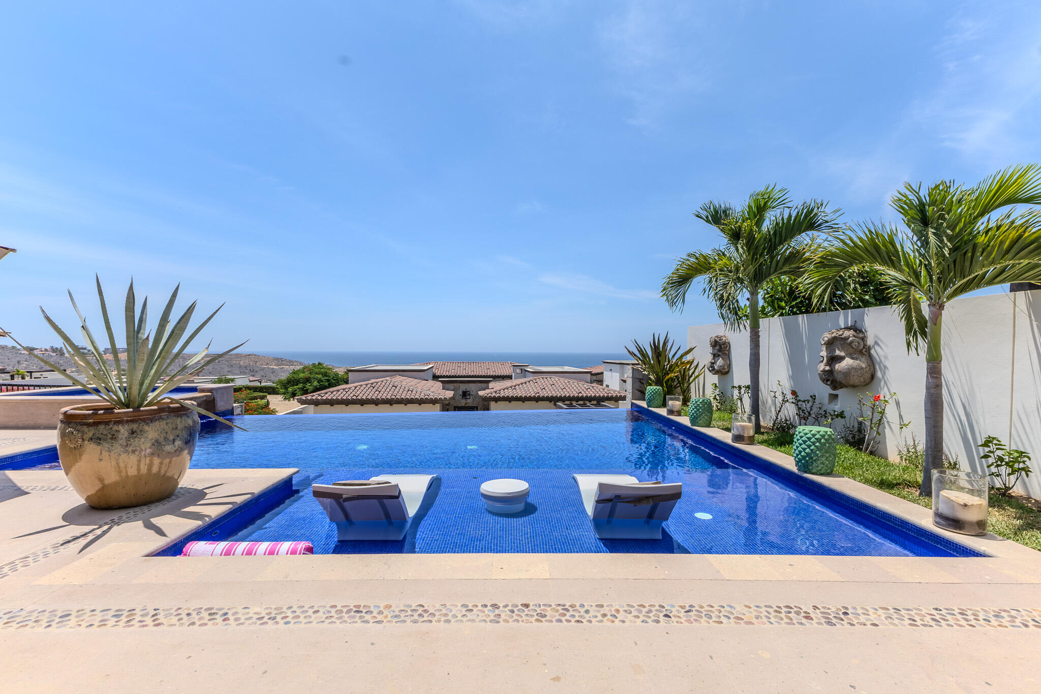 Coronado 4.6, Pacific