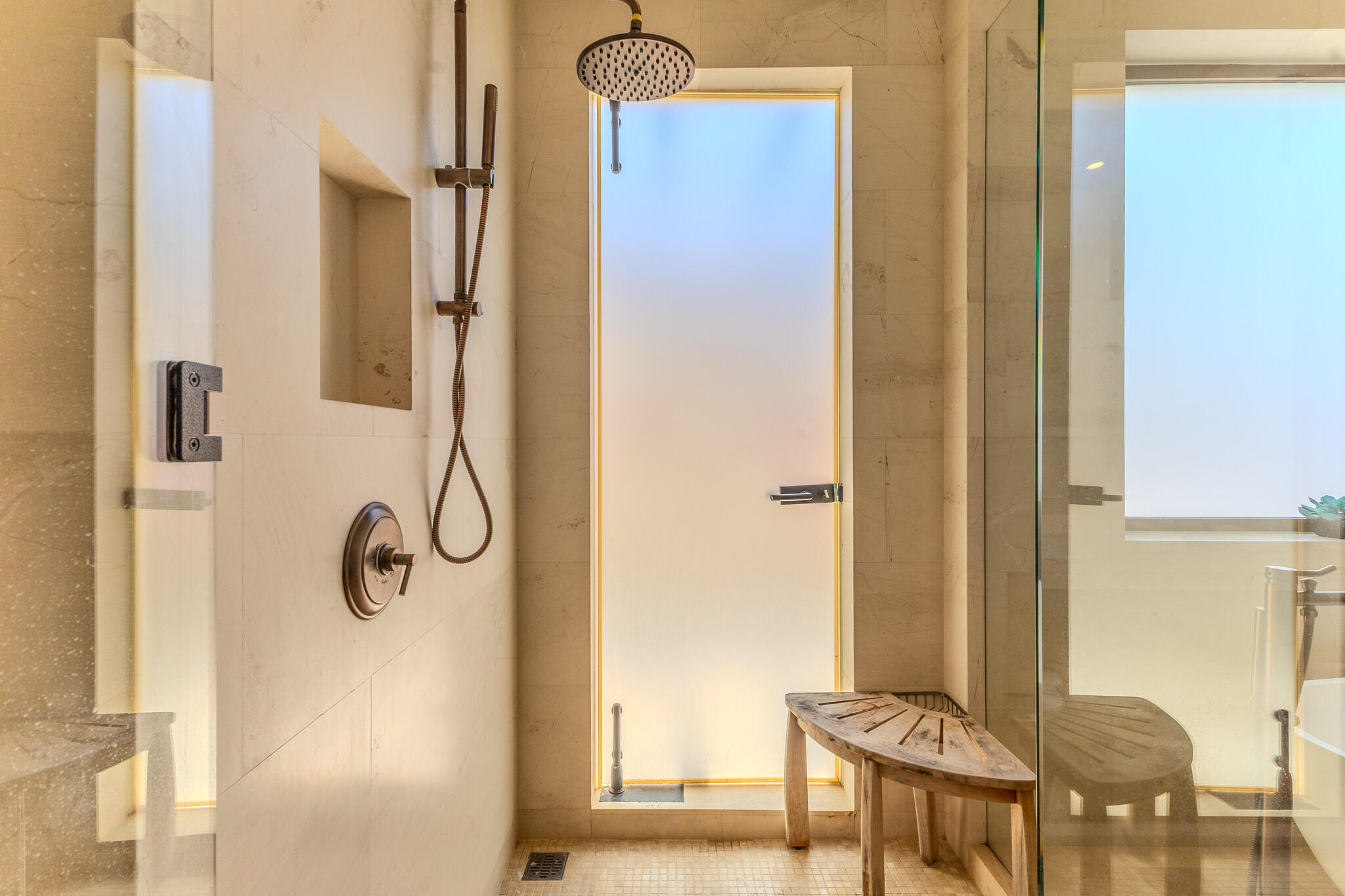 Coronado 4.6, Pacific