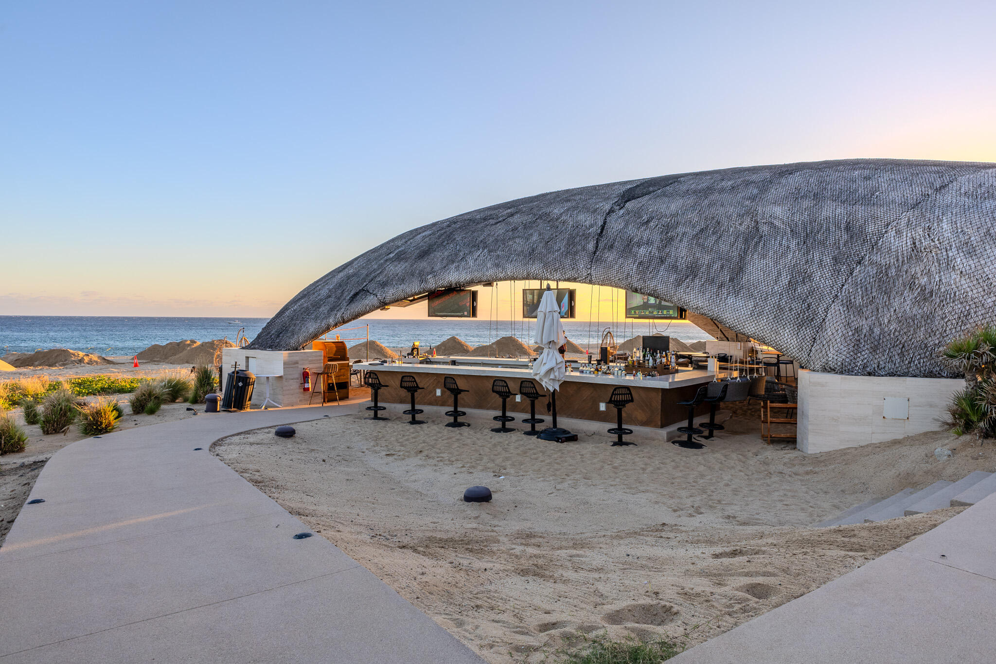 Coronado 4.6, Pacific