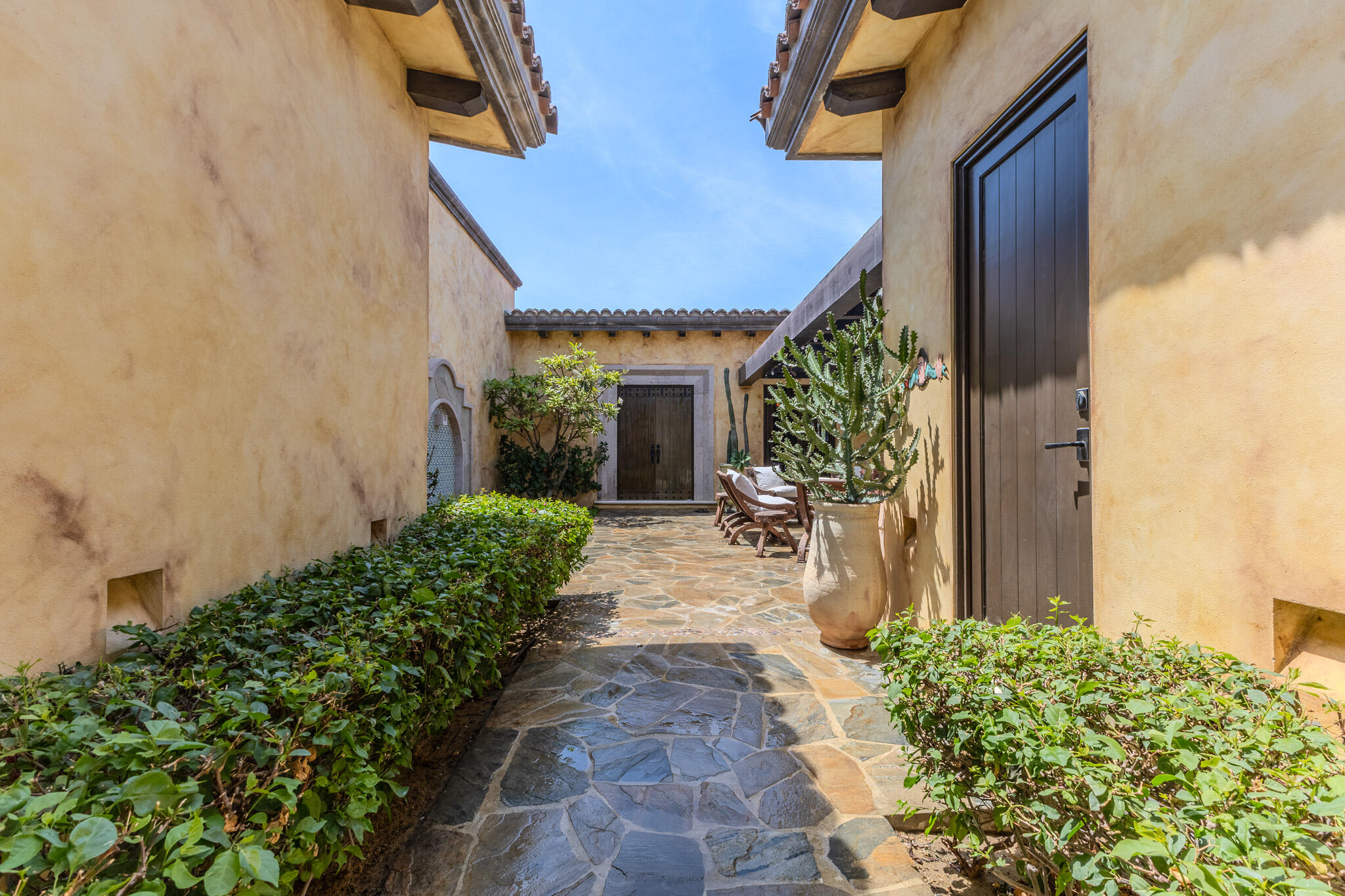 Coronado 4.6, Pacific