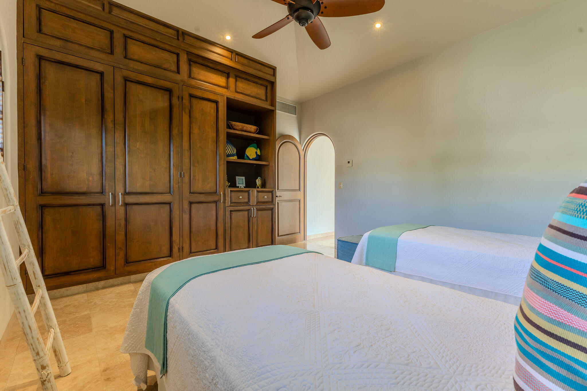 23 Las Colinas, Casa Alegria