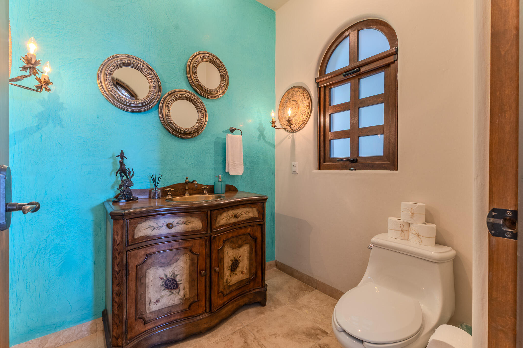 23 Las Colinas, Casa Alegria