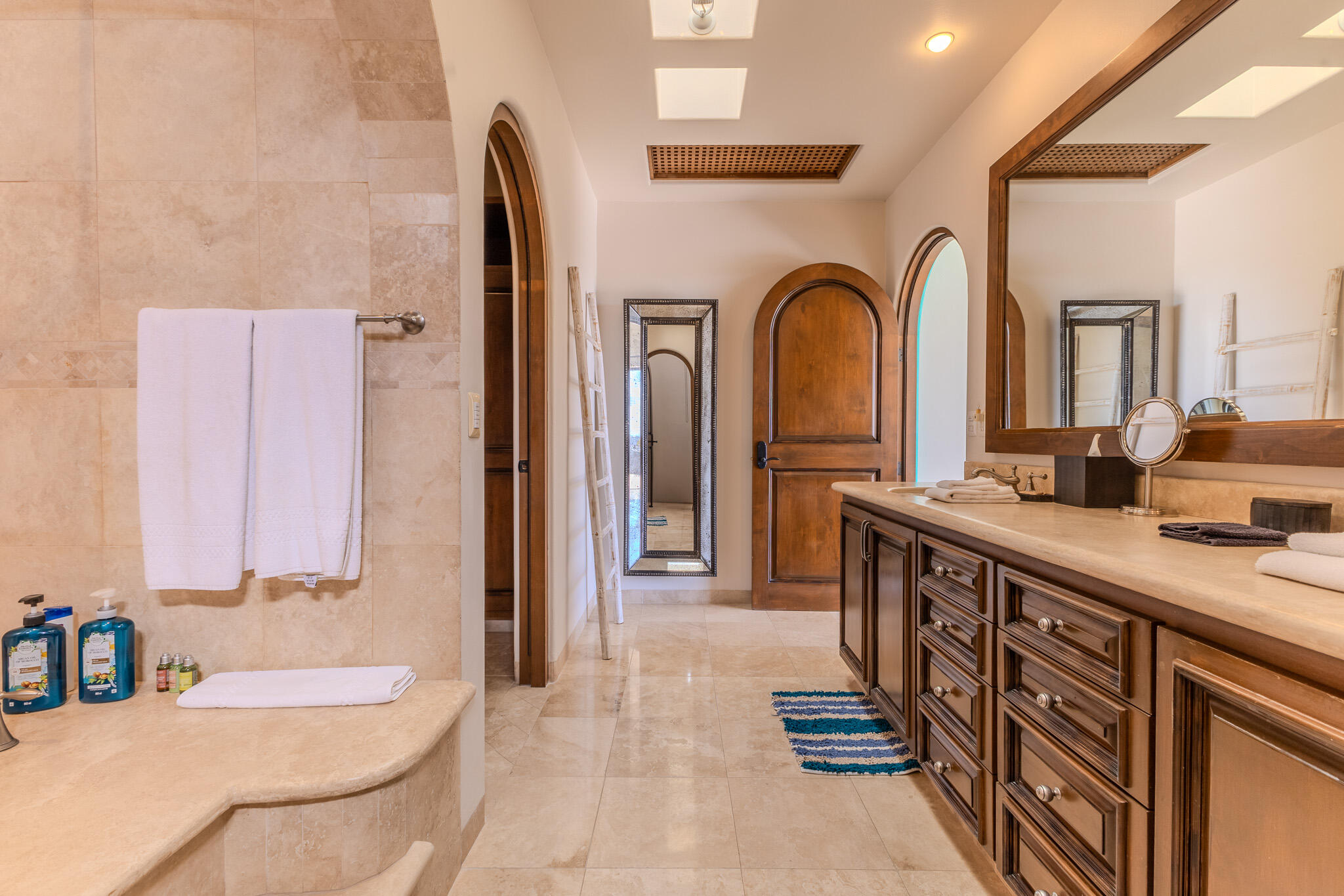 23 Las Colinas, Casa Alegria