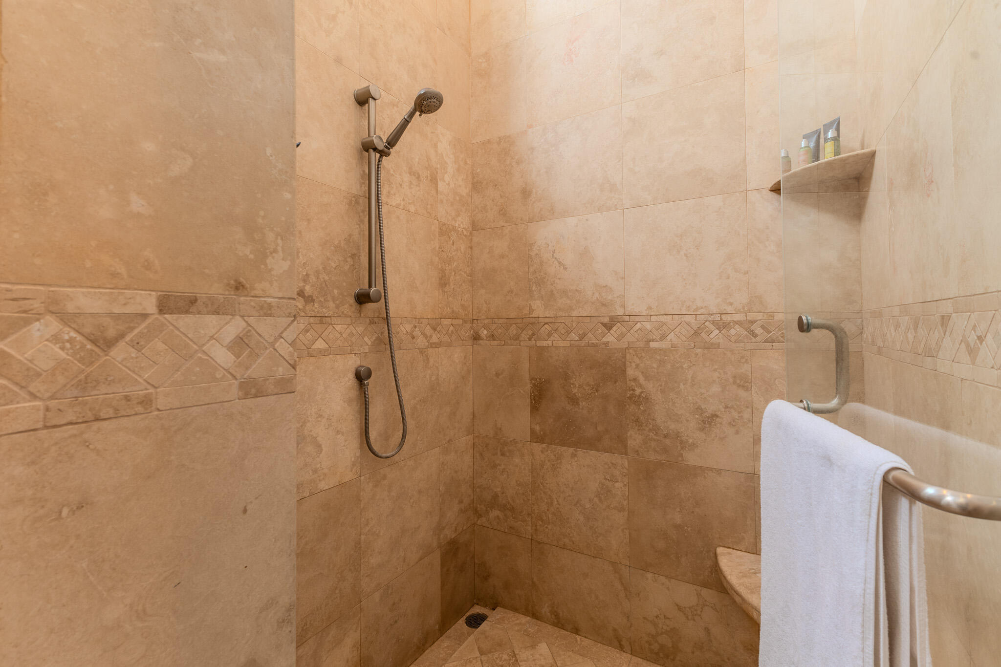 23 Las Colinas, Casa Alegria