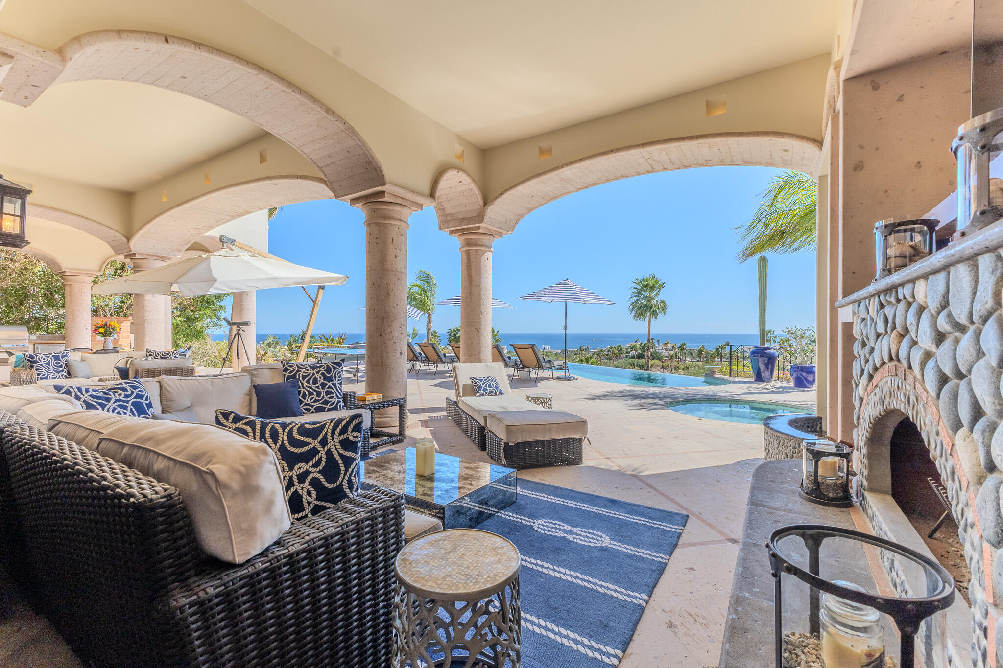 23 Las Colinas, Casa Alegria