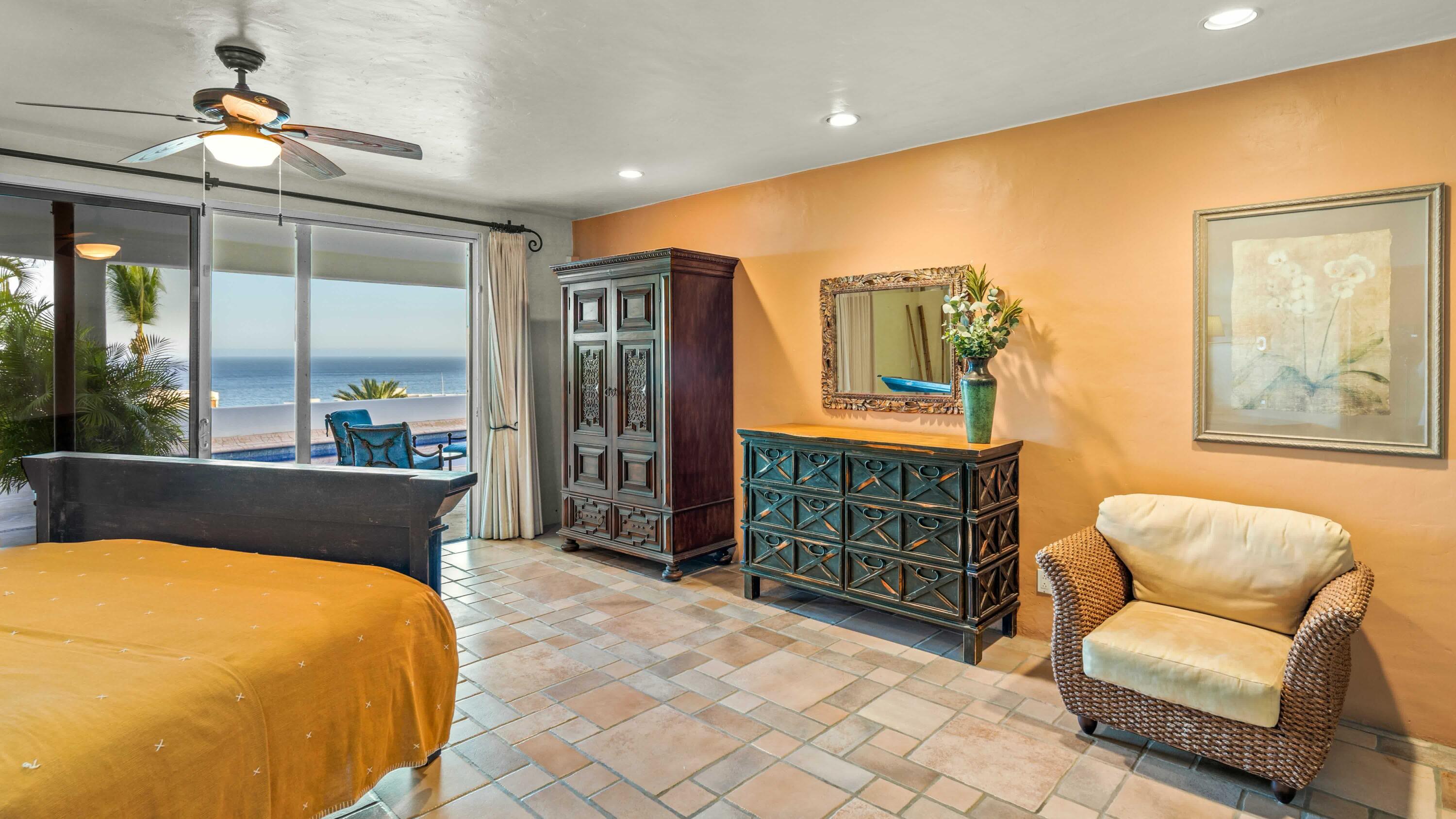 13B Los Frailes, Casa Olas Grandes