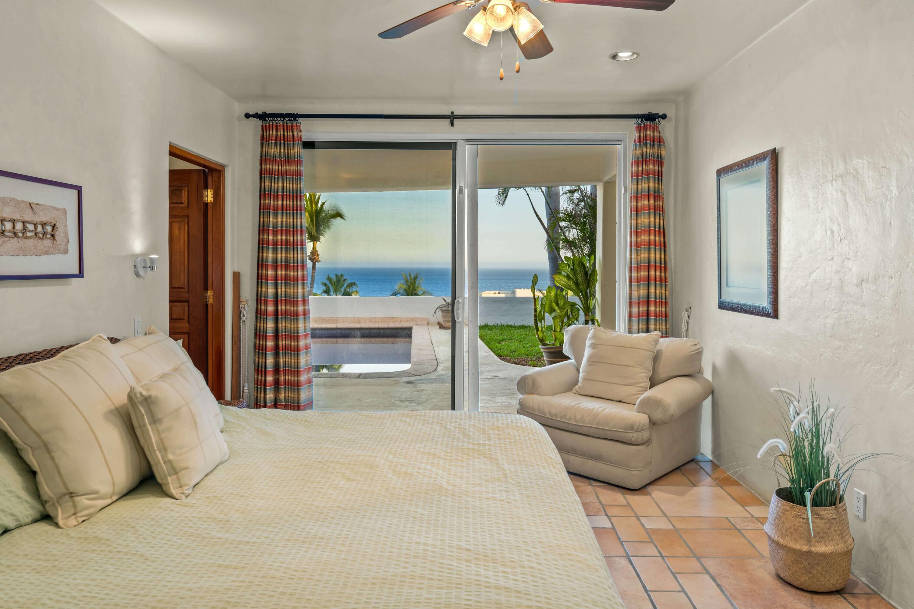 13B Los Frailes, Casa Olas Grandes