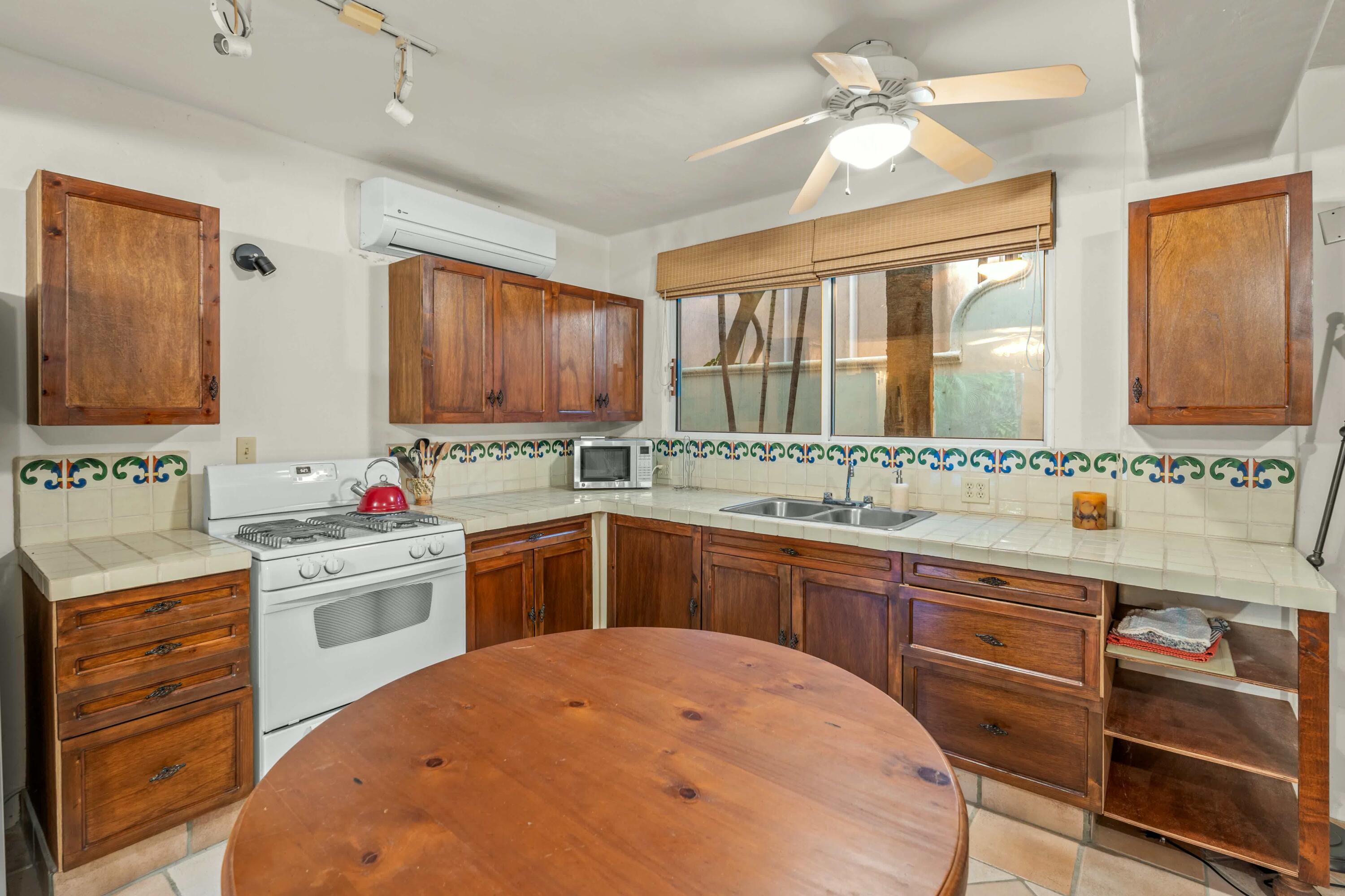 13B Los Frailes, Casa Olas Grandes