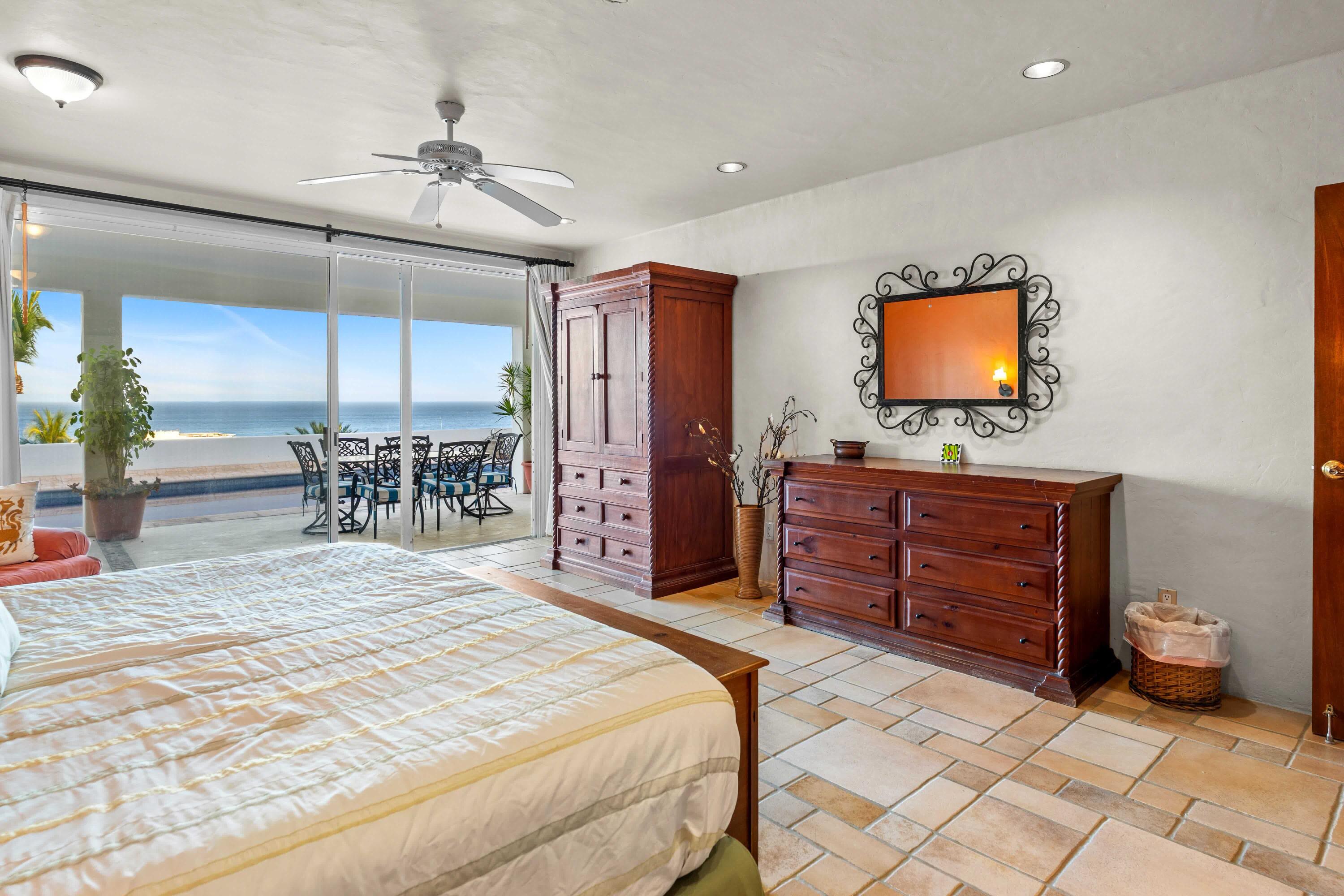 13B Los Frailes, Casa Olas Grandes