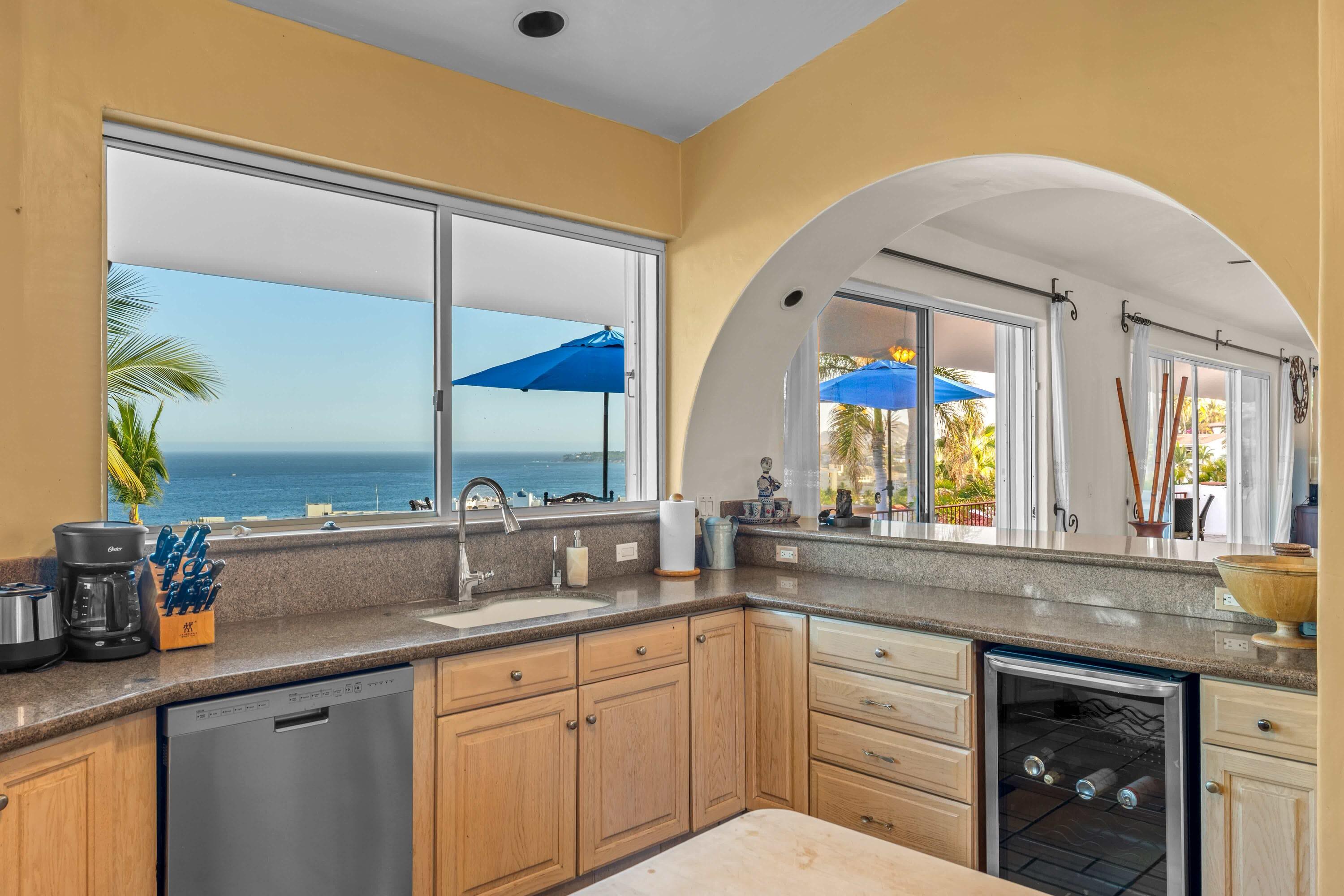 13B Los Frailes, Casa Olas Grandes