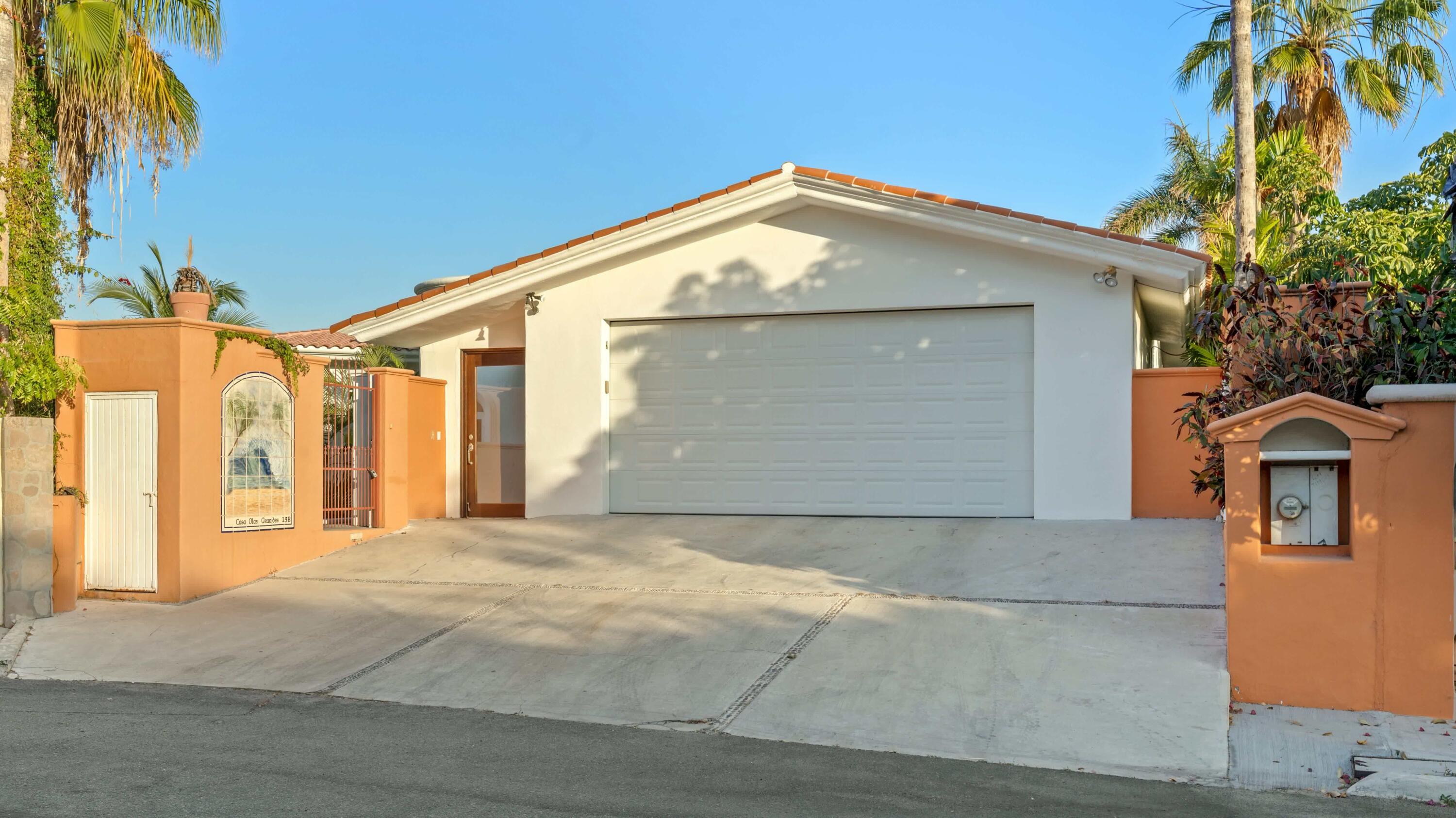 13B Los Frailes, Casa Olas Grandes