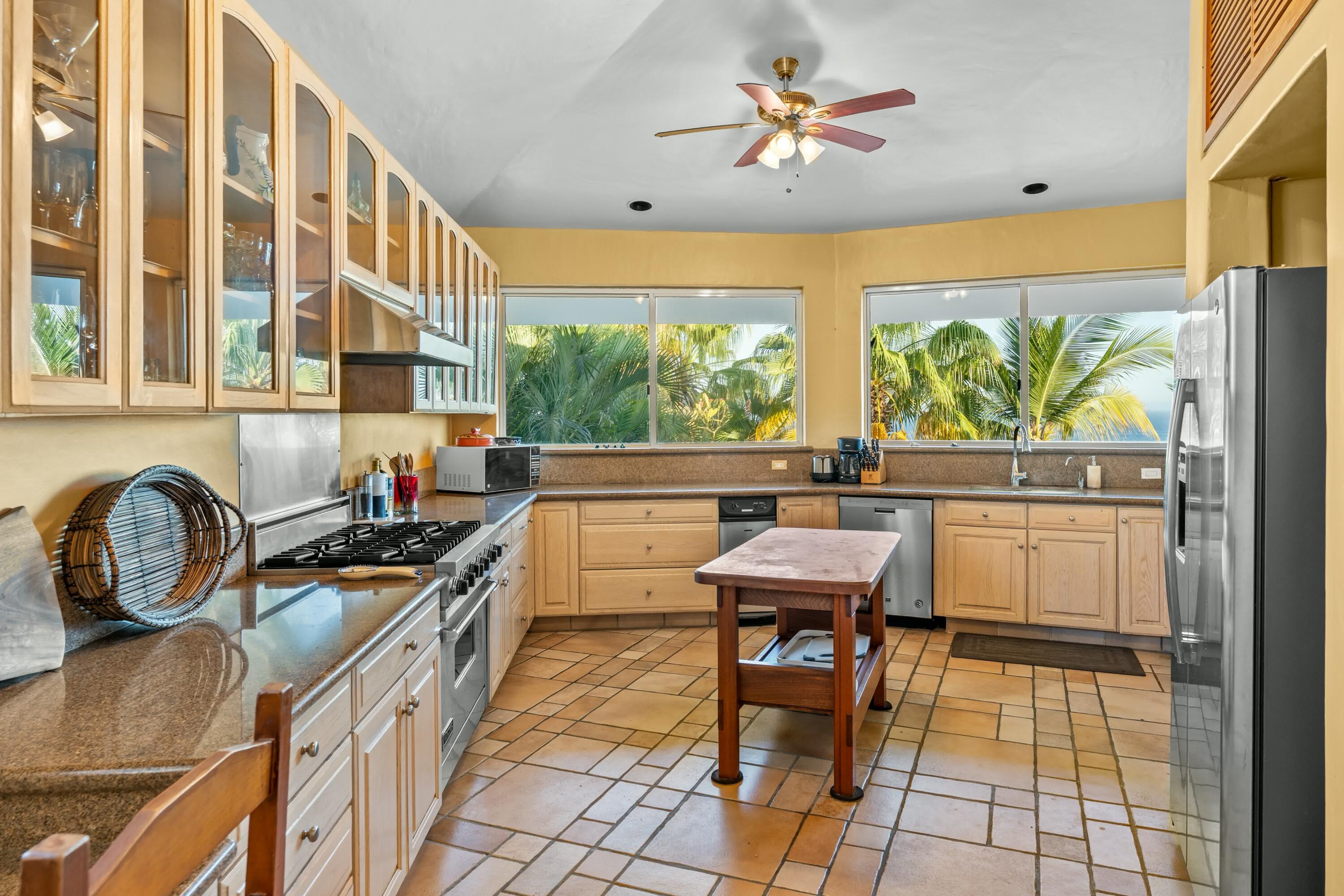 13B Los Frailes, Casa Olas Grandes