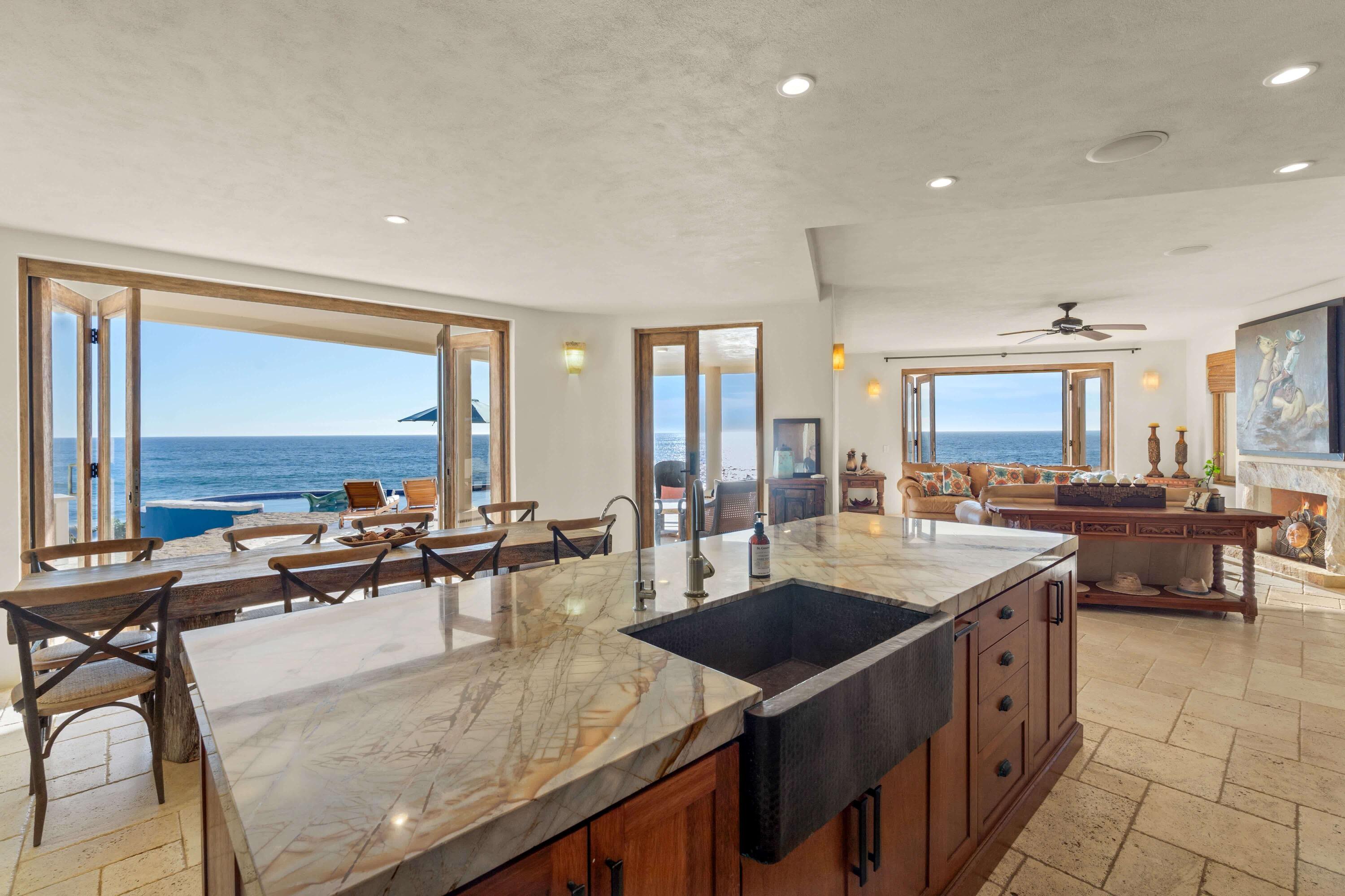 75 Avenue de Marlin, Casa Playa Escondida
