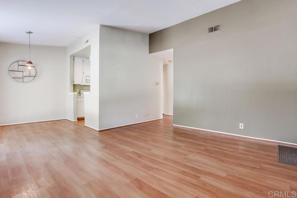 4060 Porte La Paz 37