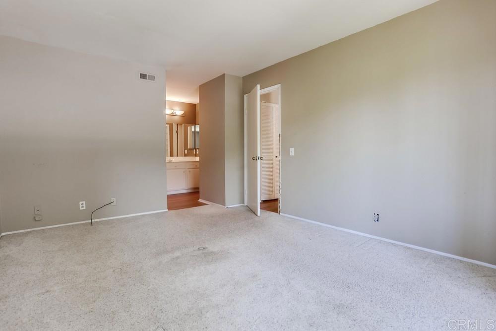 4060 Porte La Paz 37