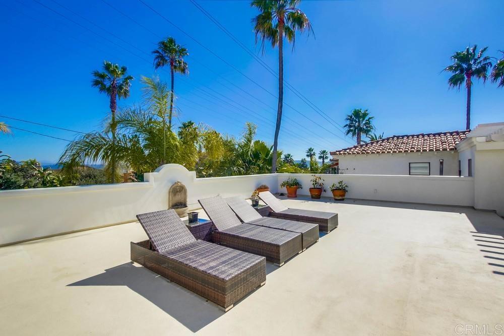 694 Via De La Valle C