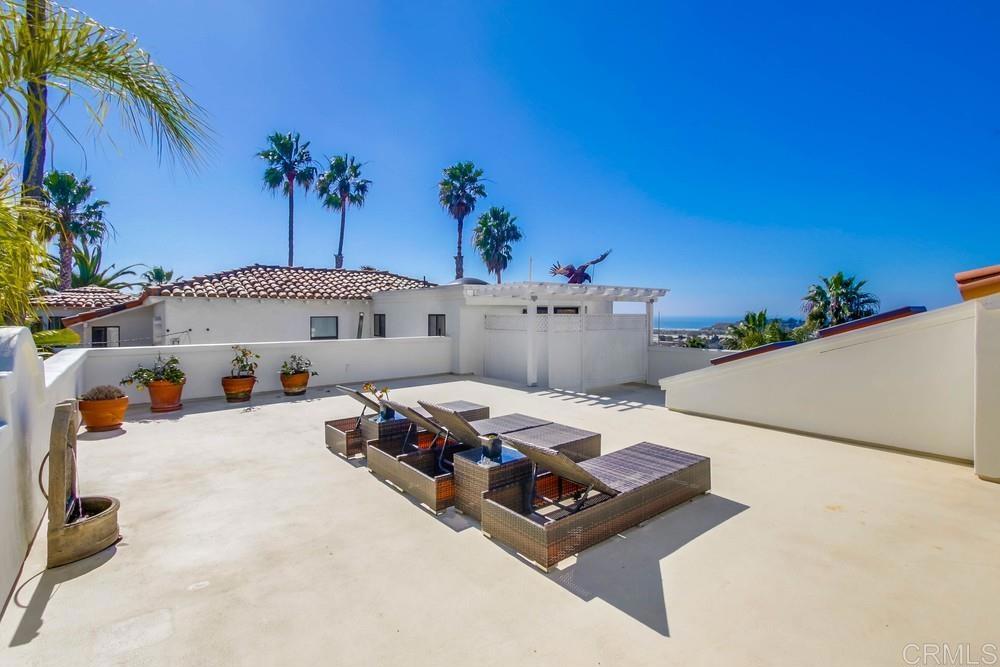 694 Via De La Valle C