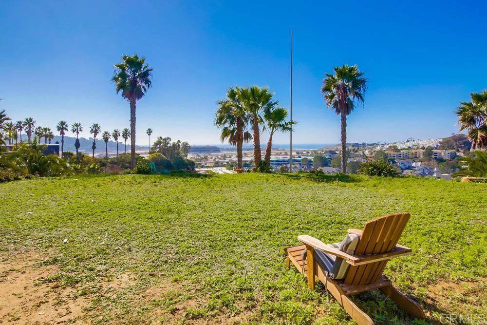 694 Via De La Valle C