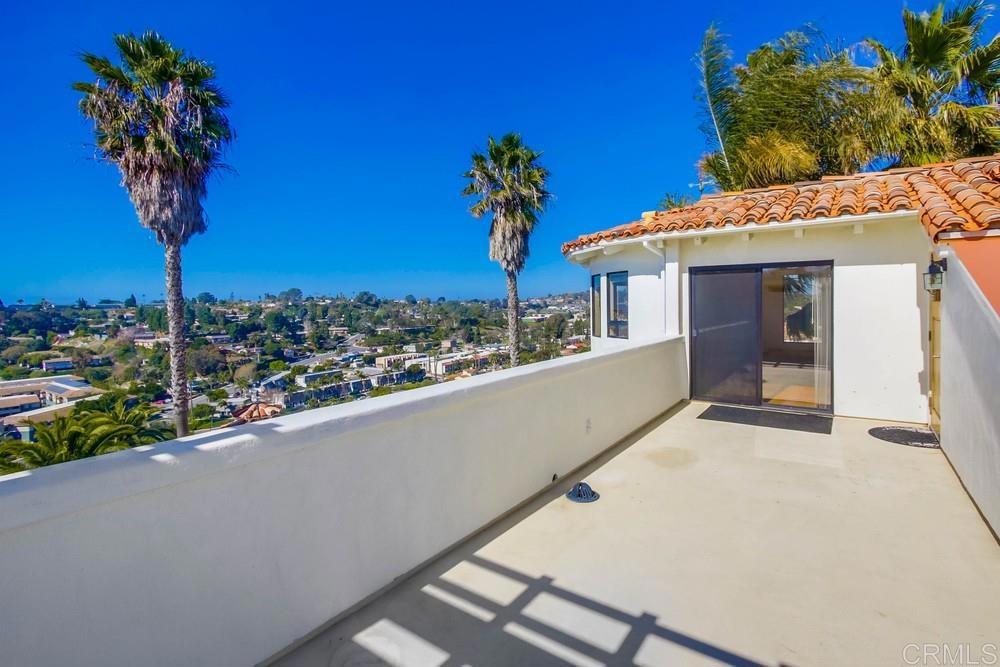 694 Via De La Valle C