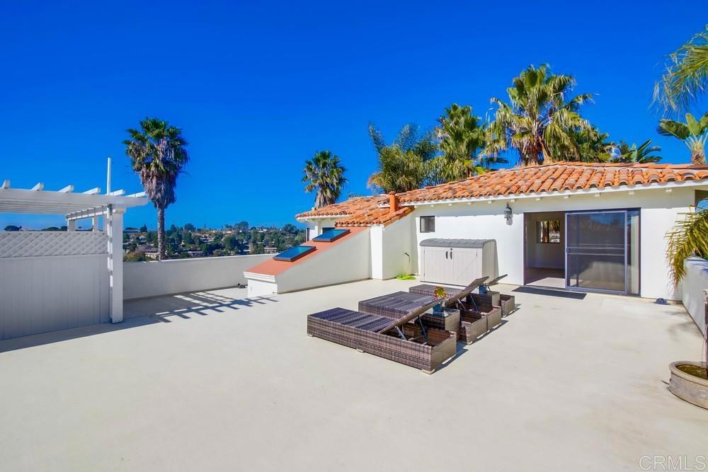 694 Via De La Valle C