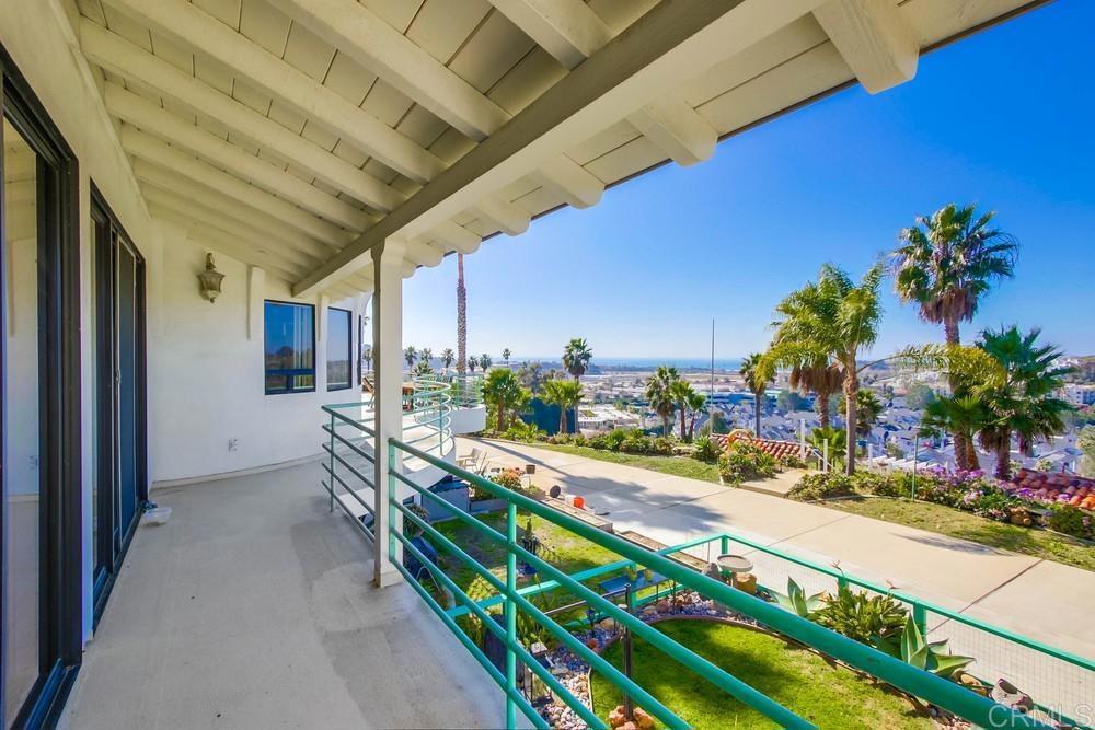 694 Via De La Valle C