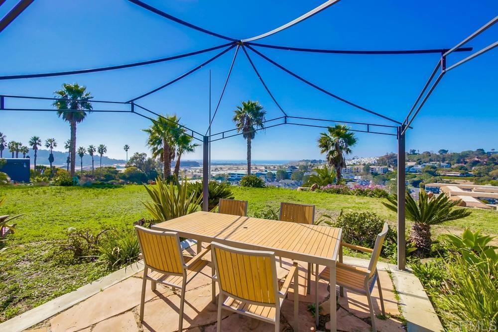 694 Via De La Valle C