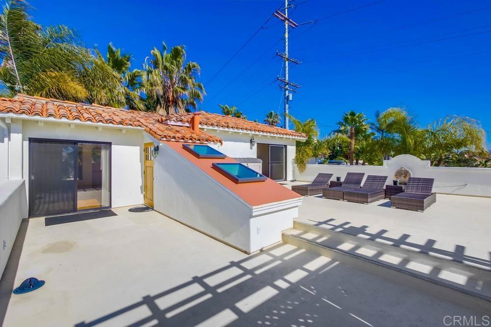 694 Via De La Valle C