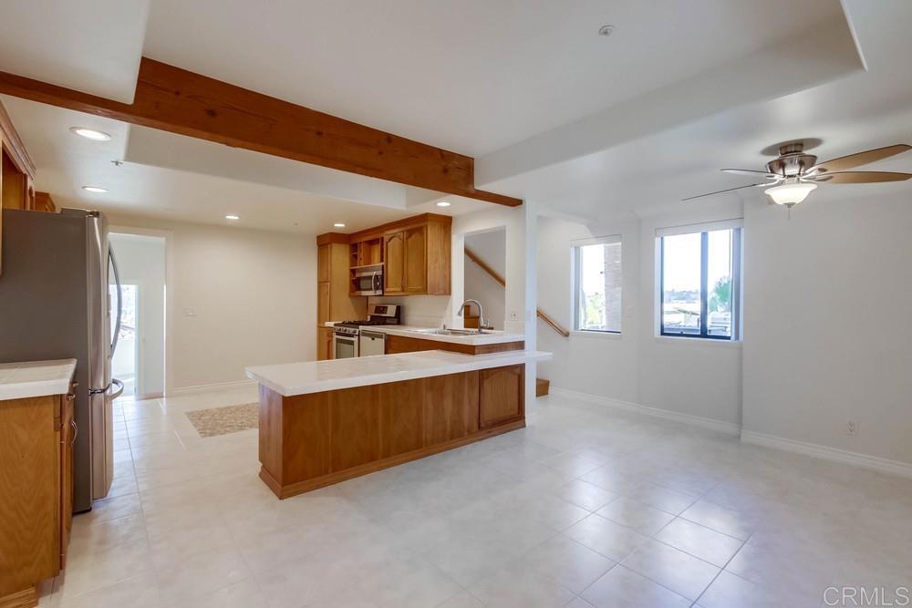 694 Via De La Valle C